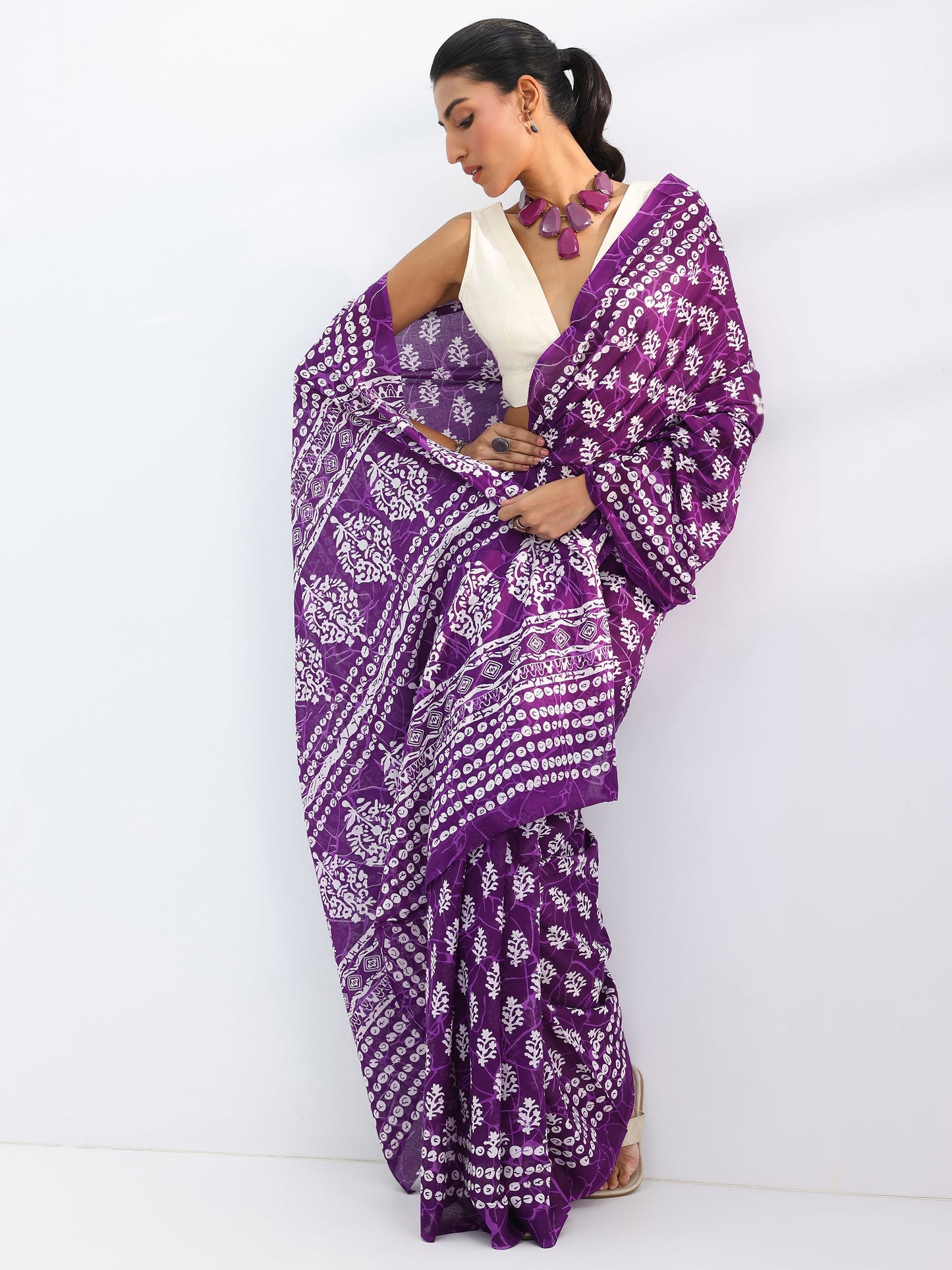 Burgundy Printed Cotton Saree With Unstitched Blouse Piece