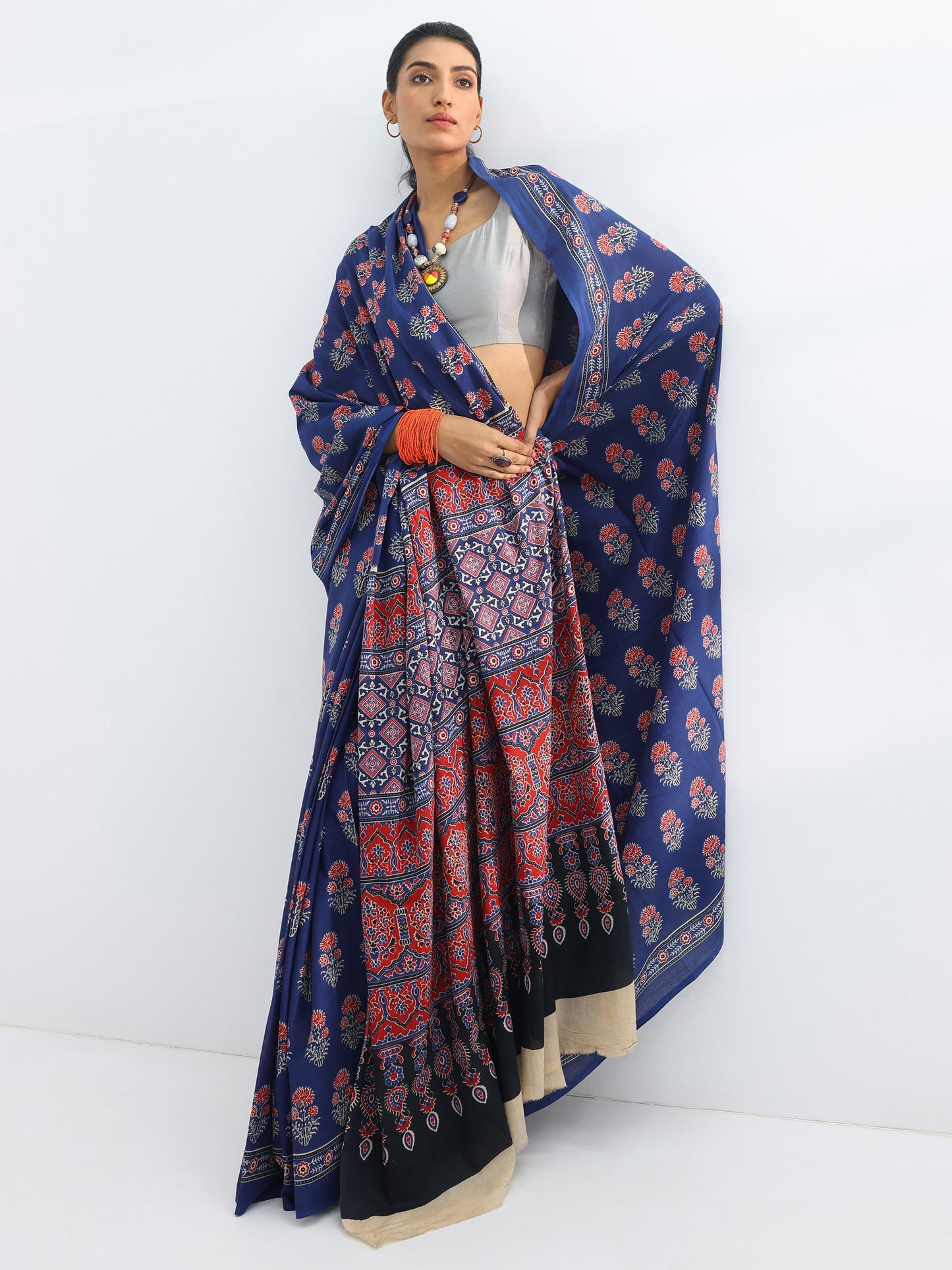 Blue Printed Cotton Saree With Unstitched Blouse Piece