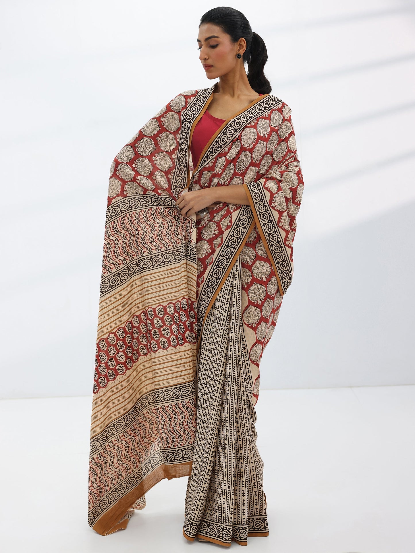 Rust Embellished Cotton Saree With Unstitched Blouse Piece