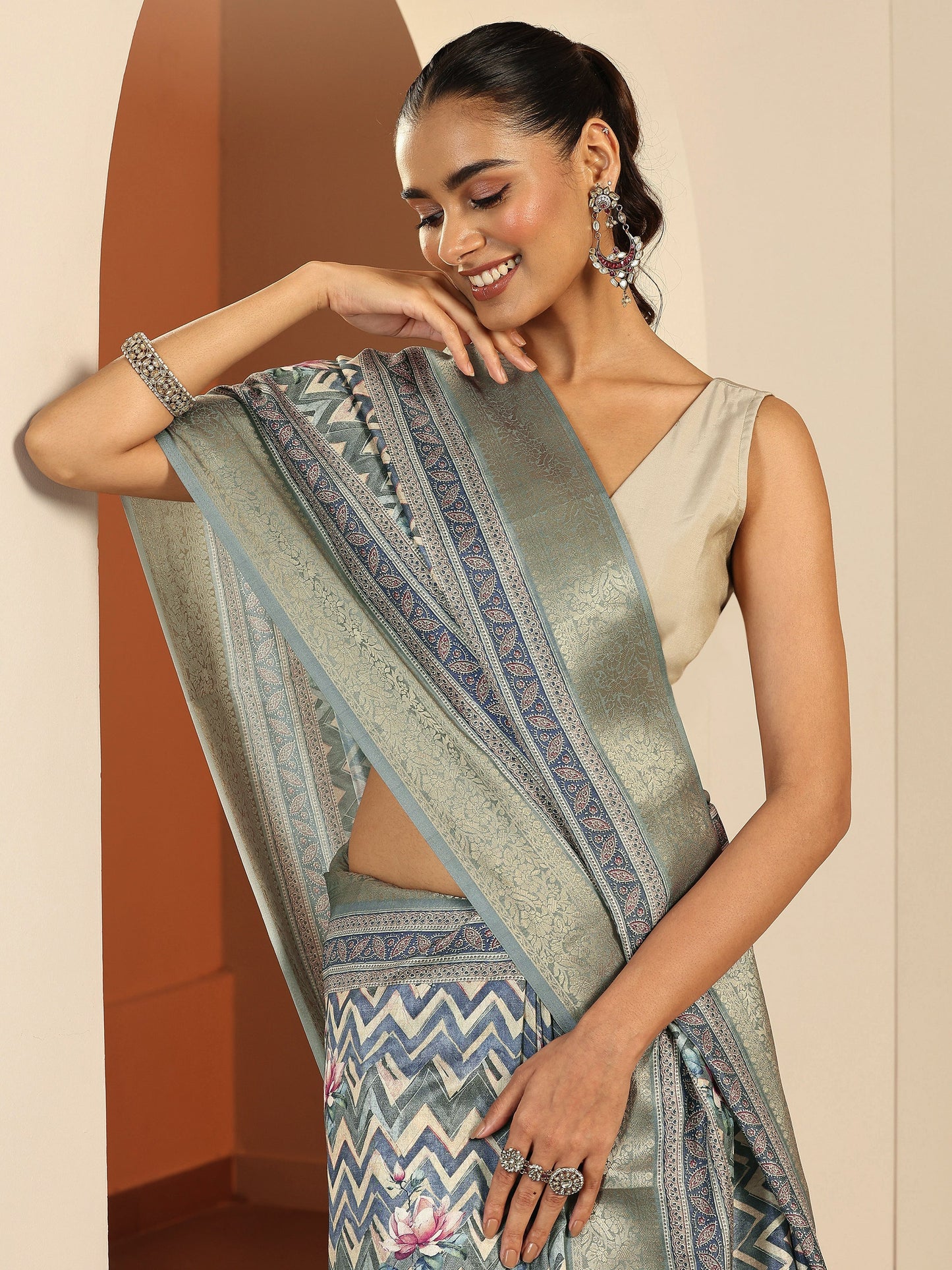 Blue Printed Silk Blend Saree With Unstitched Blouse Piece