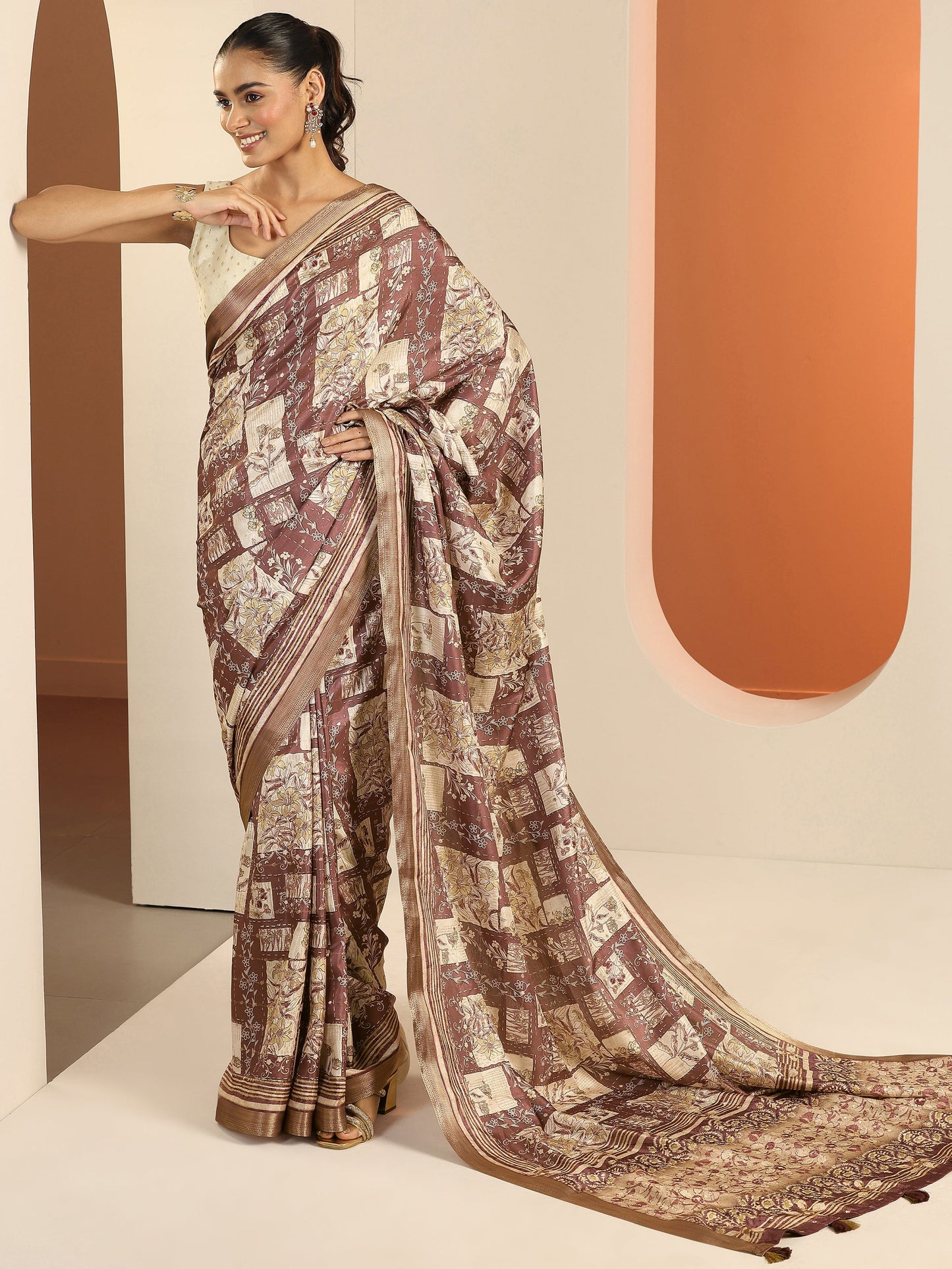 Taupe Printed Silk Blend Saree With Unstitched Blouse Piece