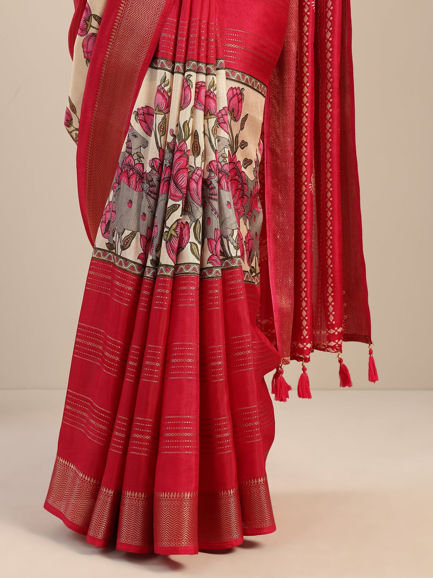 Pink Printed Silk Blend Saree With Unstitched Blouse Piece
