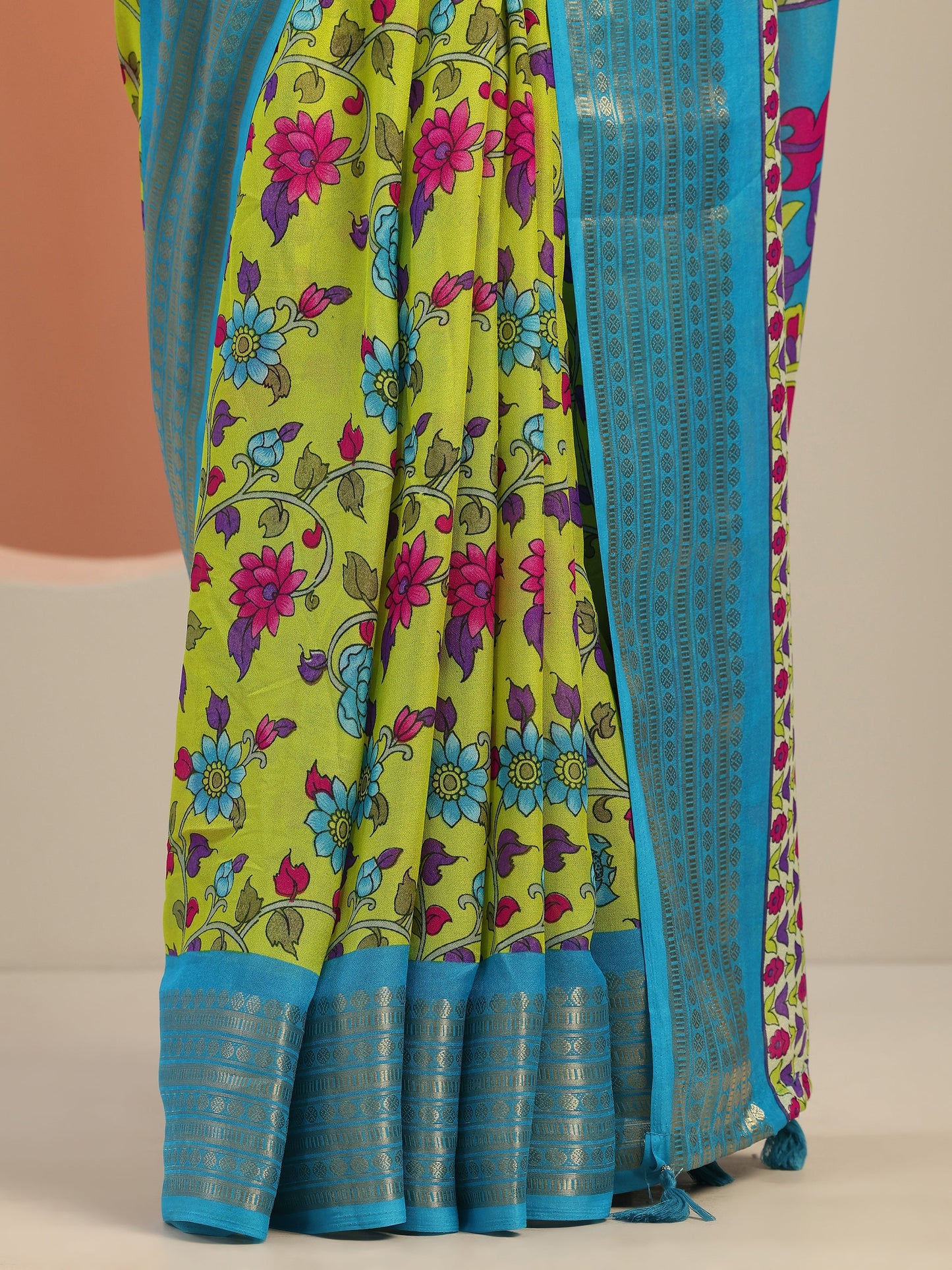 Green Printed Georgette Saree With Unstitched Blouse Piece