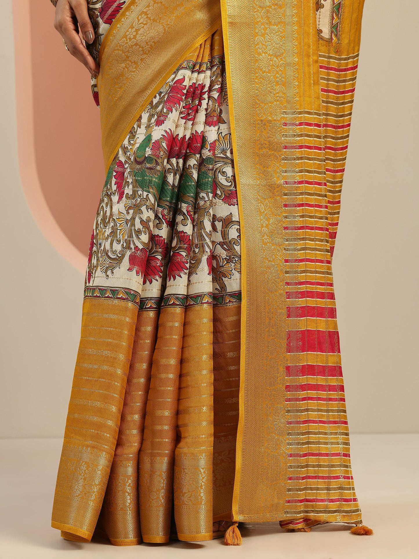 Multi Printed Silk Blend Saree With Unstitched Blouse Piece