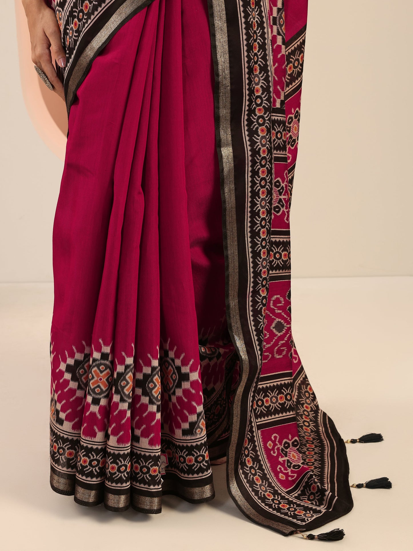Maroon Solid Cotton Saree With Unstitched Blouse Piece