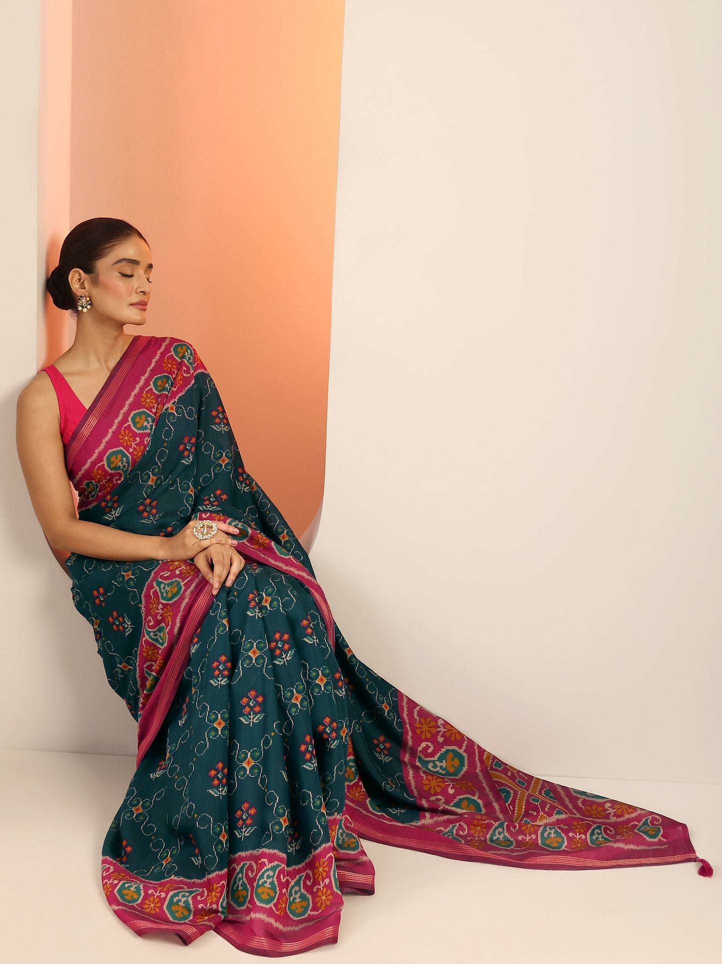 Teal Printed Cotton Saree With Unstitched Blouse Piece