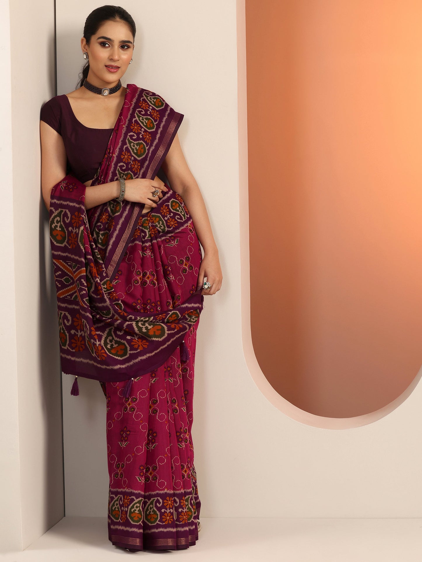 Pink Printed Cotton Blend Saree With Unstitched Blouse Piece