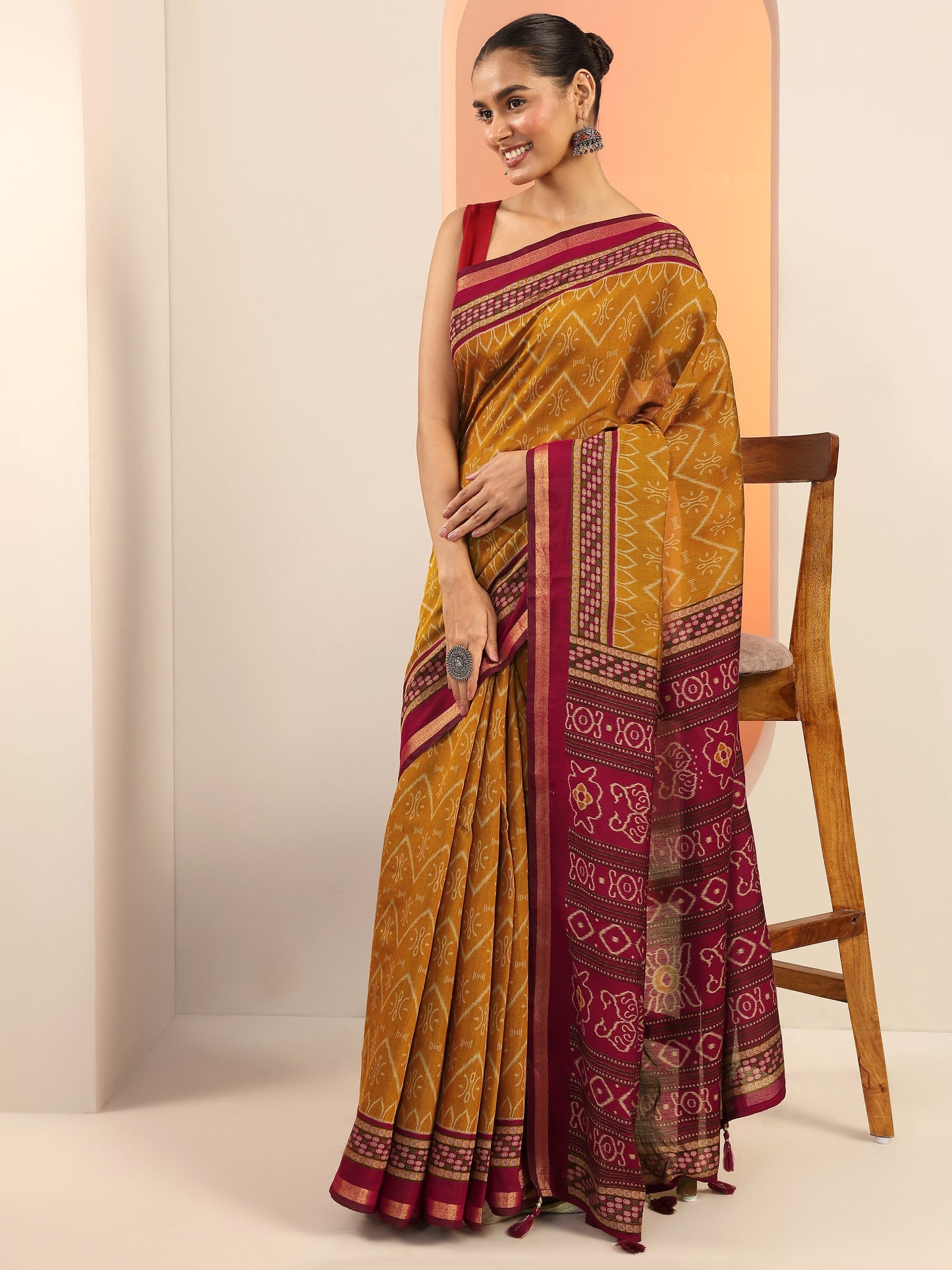 Mustard Printed Cotton Saree With Unstitched Blouse Piece