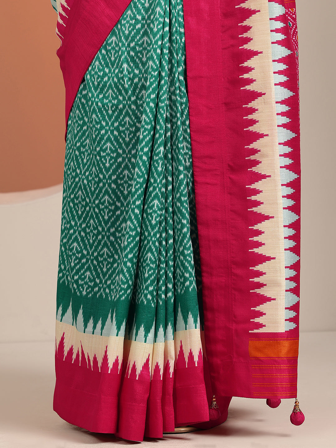 Green Printed Silk Blend Saree With Unstitched Blouse Piece
