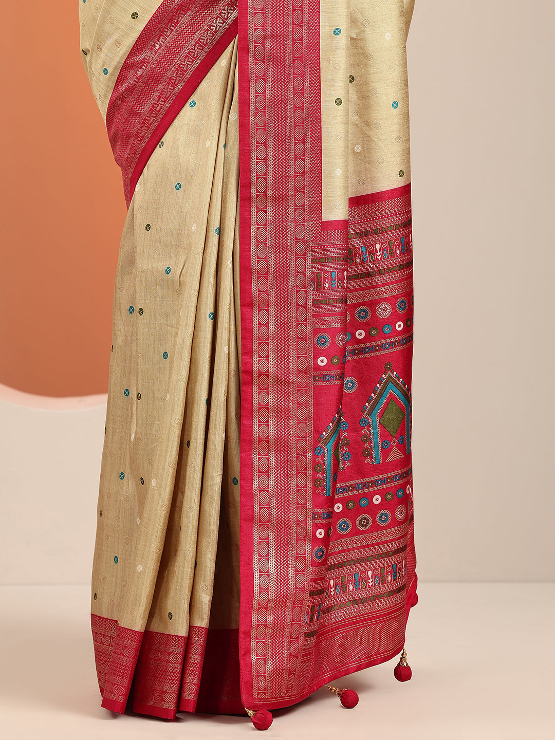 Beige Embellished Silk Blend Saree With Unstitched Blouse Piece