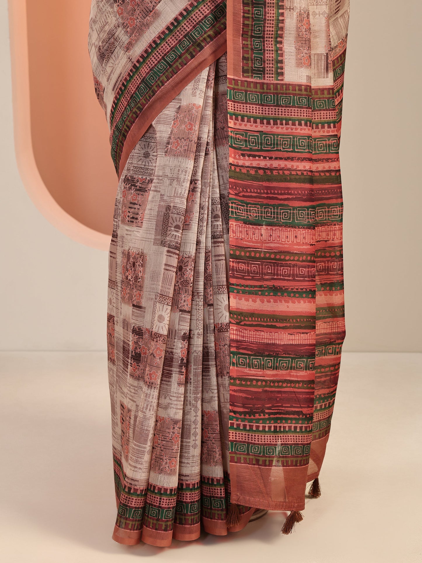 Rust Printed Silk Blend Saree With Unstitched Blouse Piece