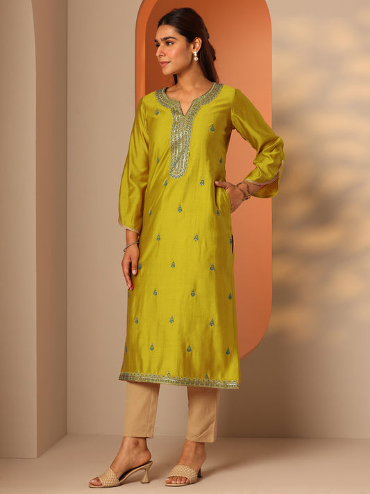 Green Embroidered Silk Blend Straight Kurta