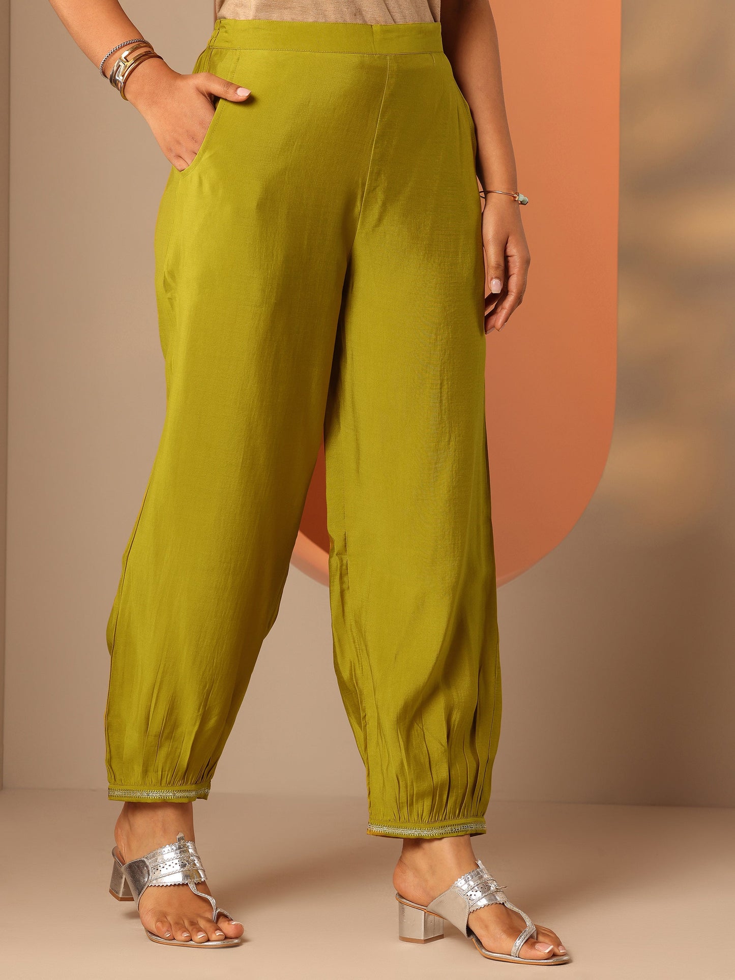 Green Embroidered Silk Blend Straight Kurta Set