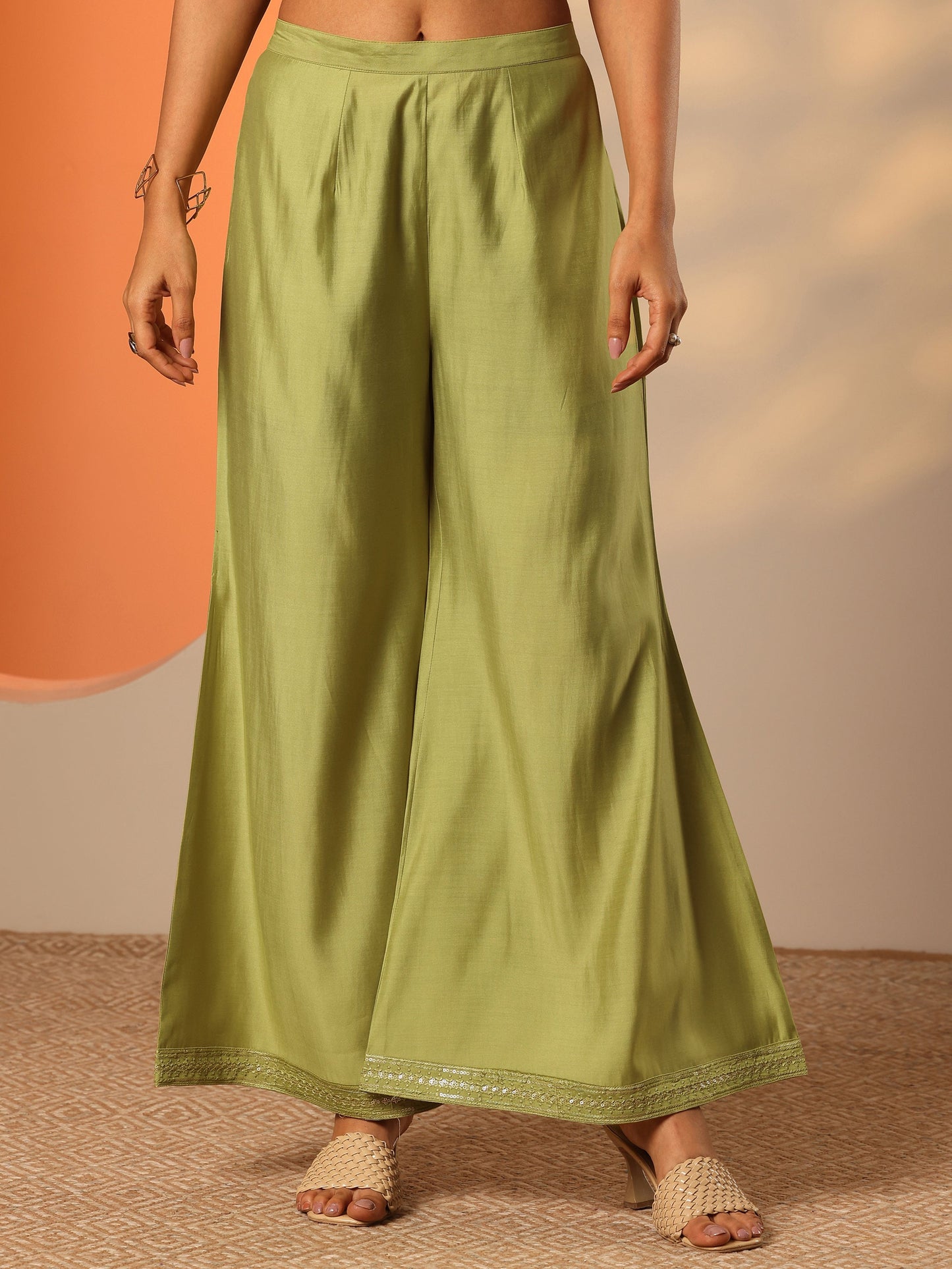 Green Embroidered Silk Blend Straight Suit Set With Dupatta