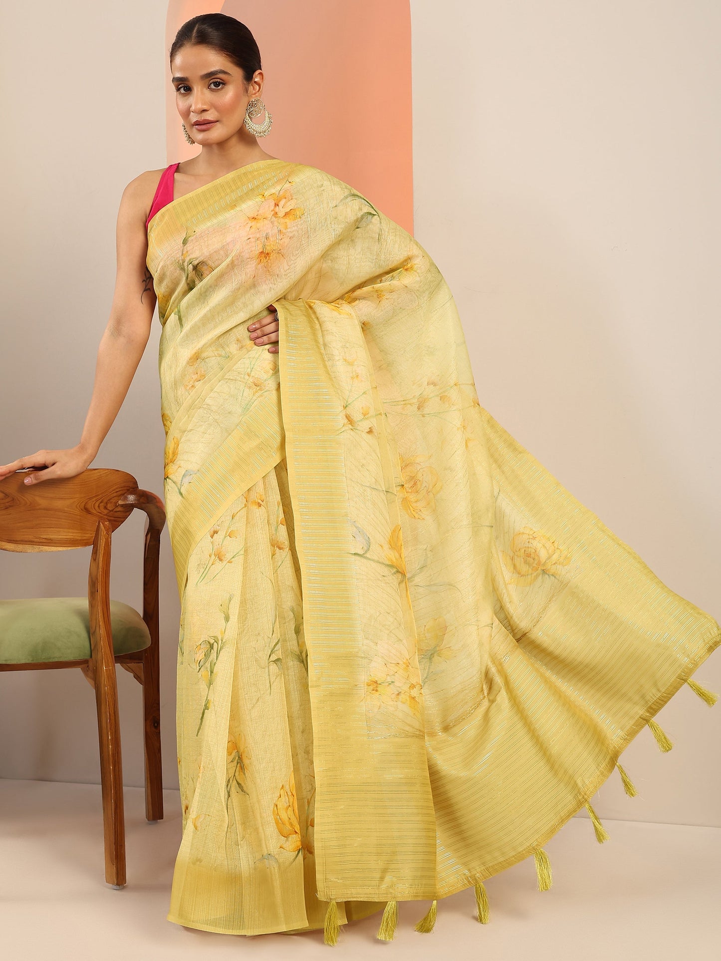 Yellow Printed Organza Saree With Unstitched Blouse Piece
