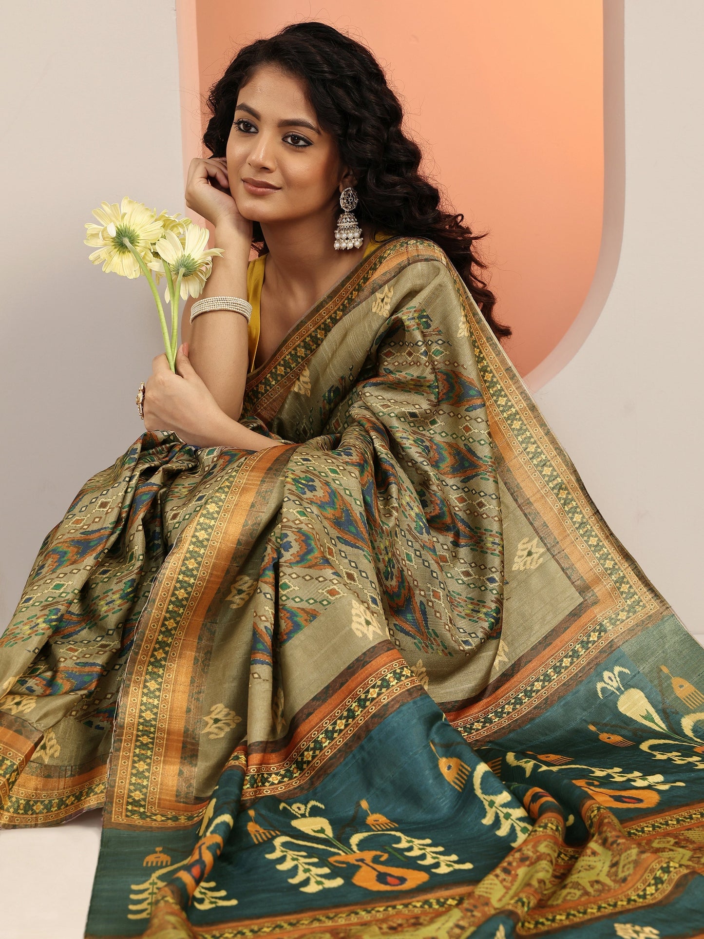 Teal Printed Silk Blend Saree With Unstitched Blouse Piece
