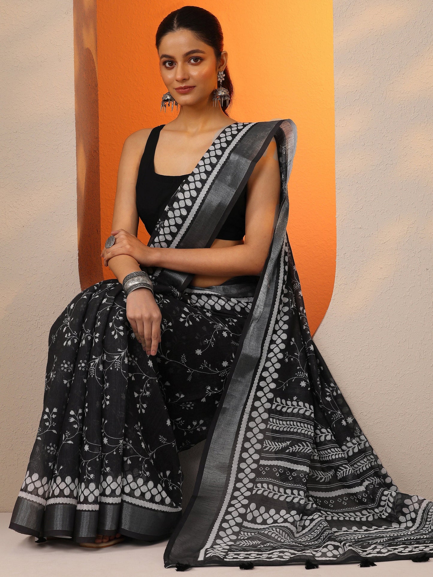 Black Printed Cotton Blend Saree With Unstitched Blouse Piece
