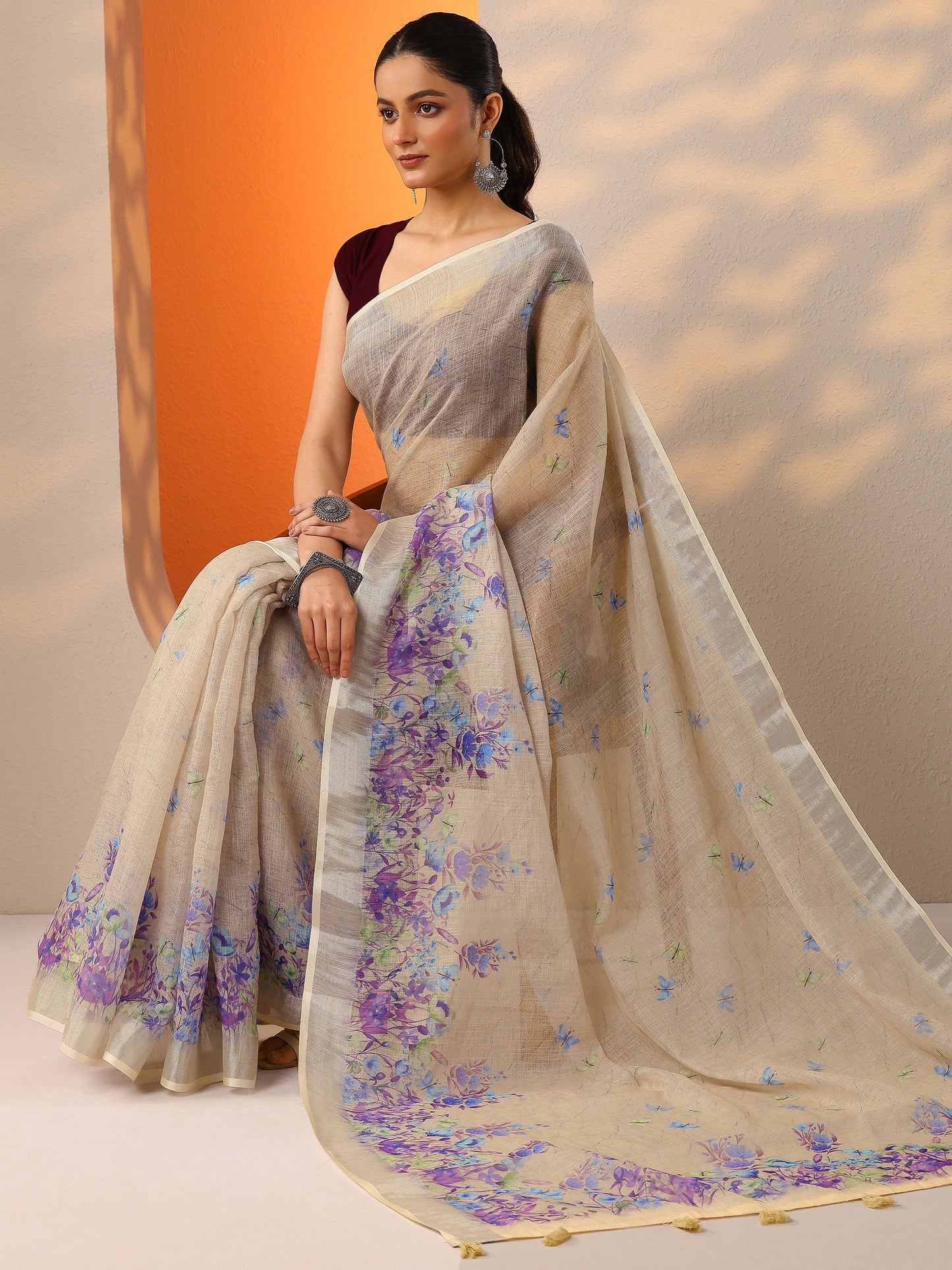Cream Printed Cotton Blend Saree With Unstitched Blouse Piece