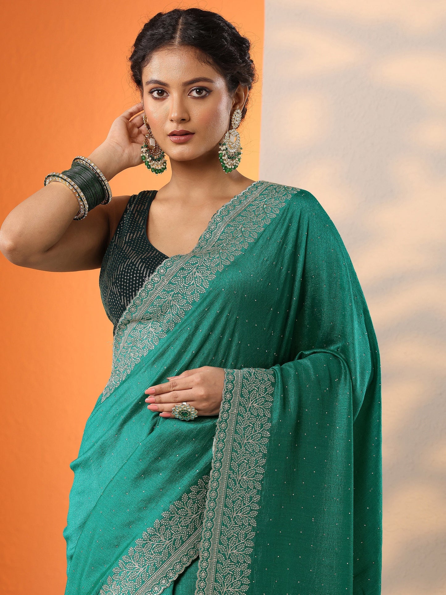 Green Embellished Silk Blend Saree With Unstitched Blouse Piece