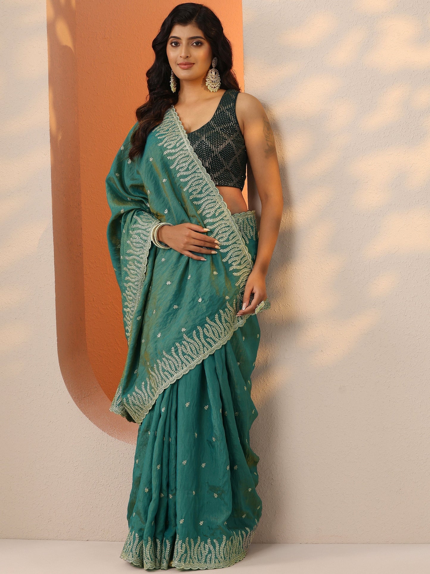 Green Embellished Organza Saree With Unstitched Blouse Piece