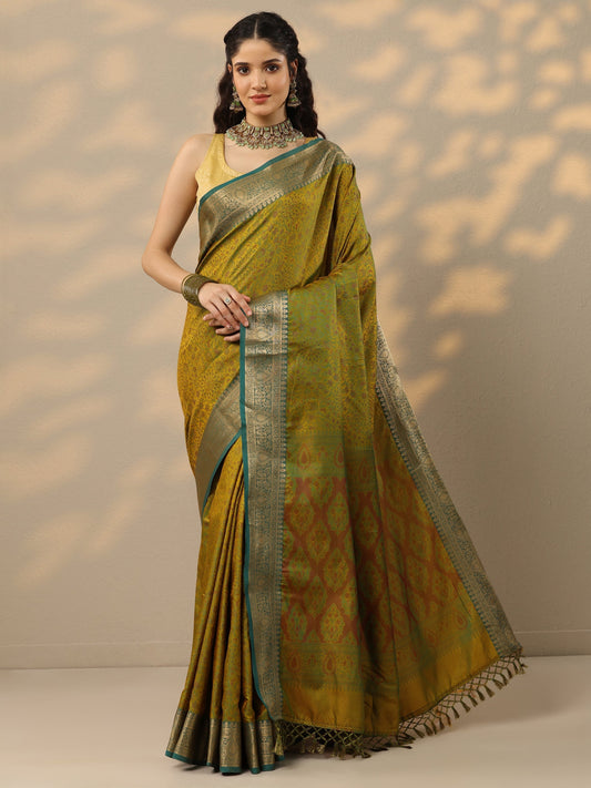 Green Woven Design Banarasi Silk Blend Saree With Unstitched Blouse Piece