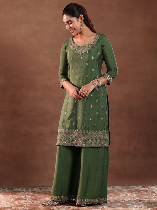 Green Embroidered Silk Blend Straight Suit With Dupatta