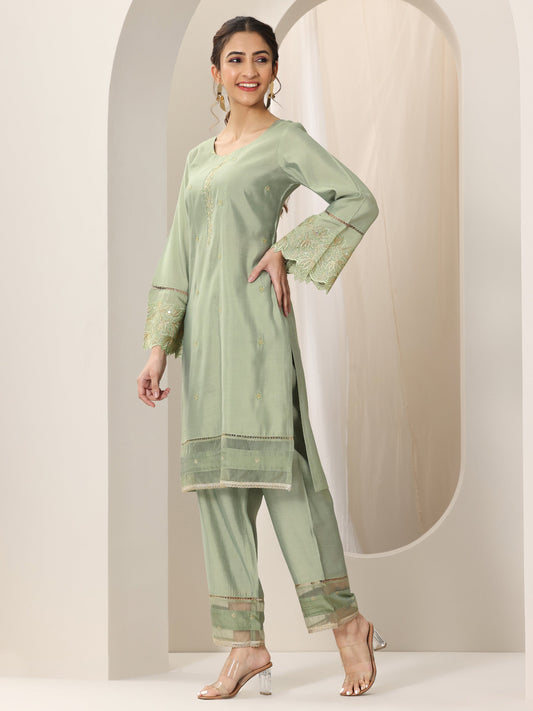 Green Embroidered Silk Blend Straight Kurta Set