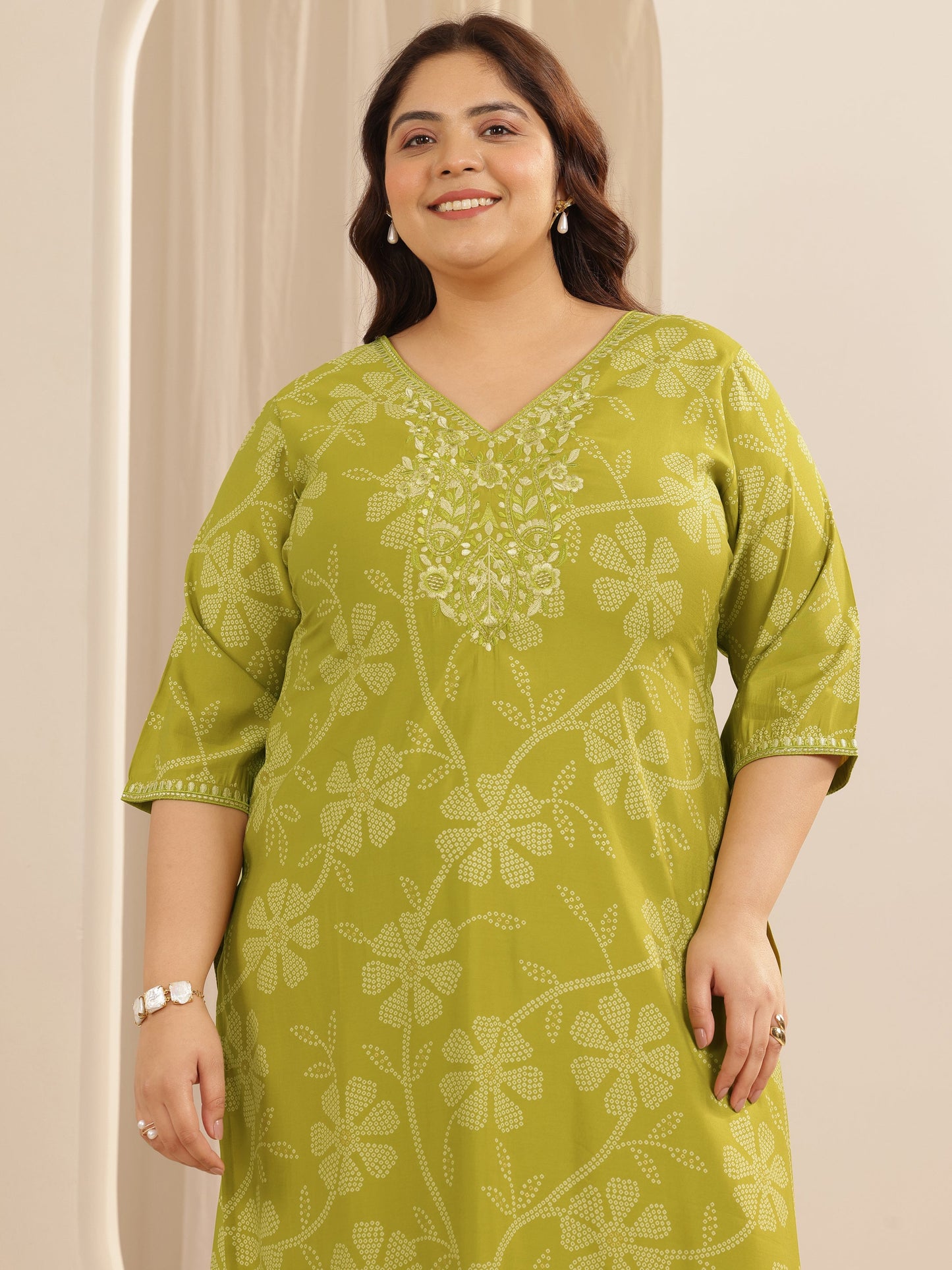 Plus Size Green Printed Silk blend Straight Suit Set With Dupatta
