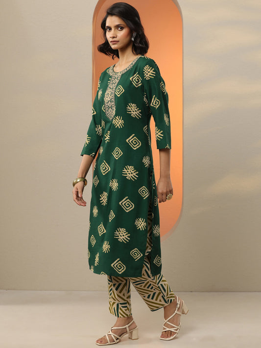 Green Printed Cotton Blend Straight Suit Set With Dupatta