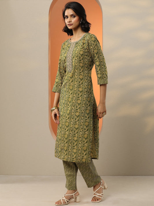 Green Printed Cotton Blend Straight Suit Set With Dupatta