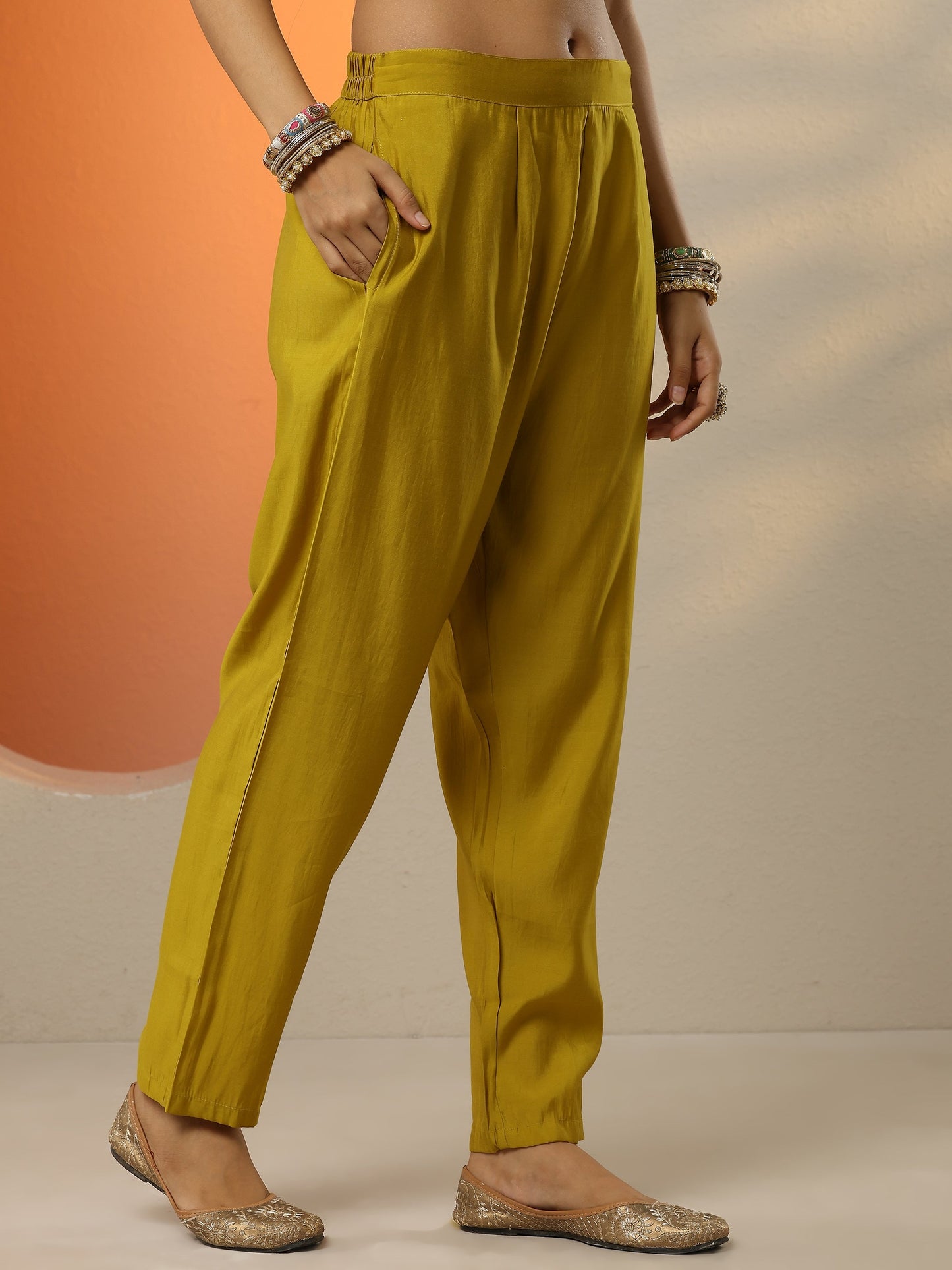 Green Printed Silk blend Straight Suit Set With Dupatta