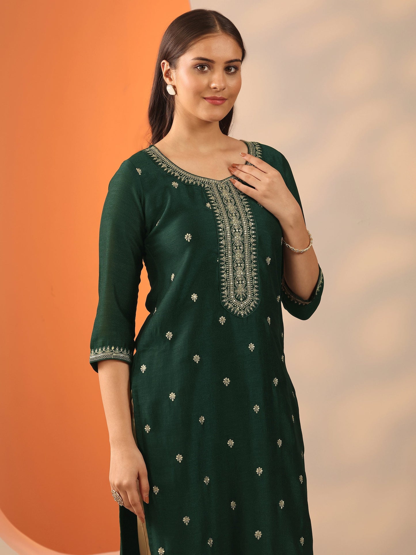 Green Embroidered Silk Blend Straight Kurta