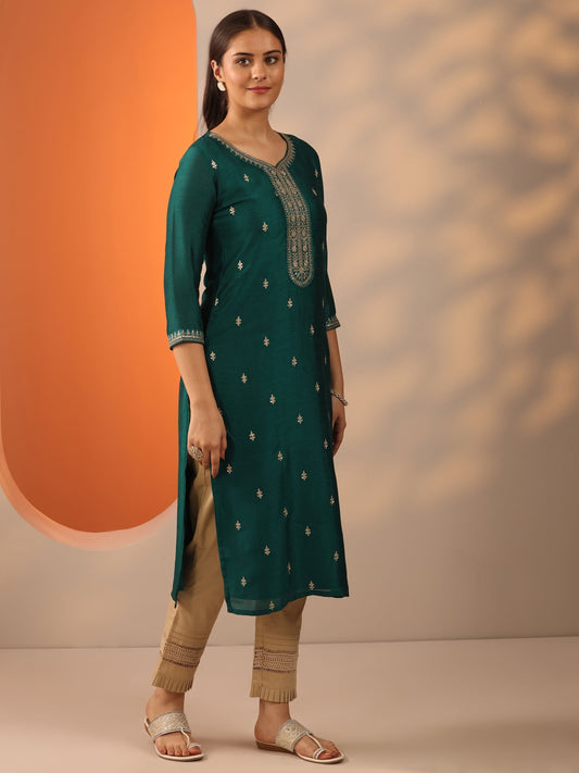 Green Embroidered Silk Blend Straight Kurta
