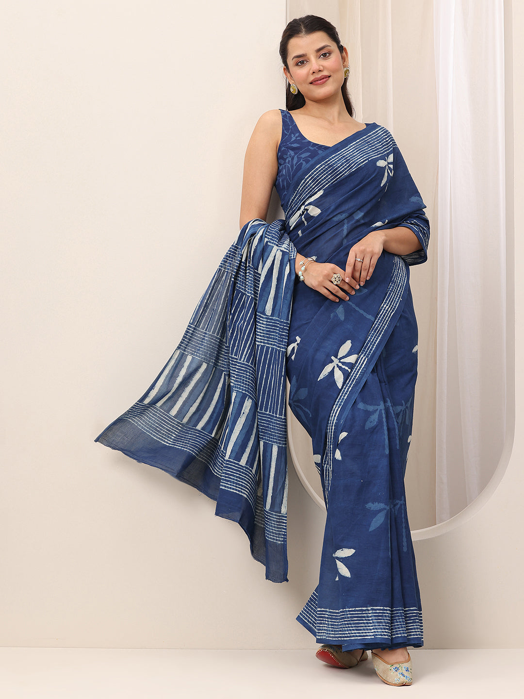 Indigo Printed Cotton Saree With Unstitched Blouse Piece