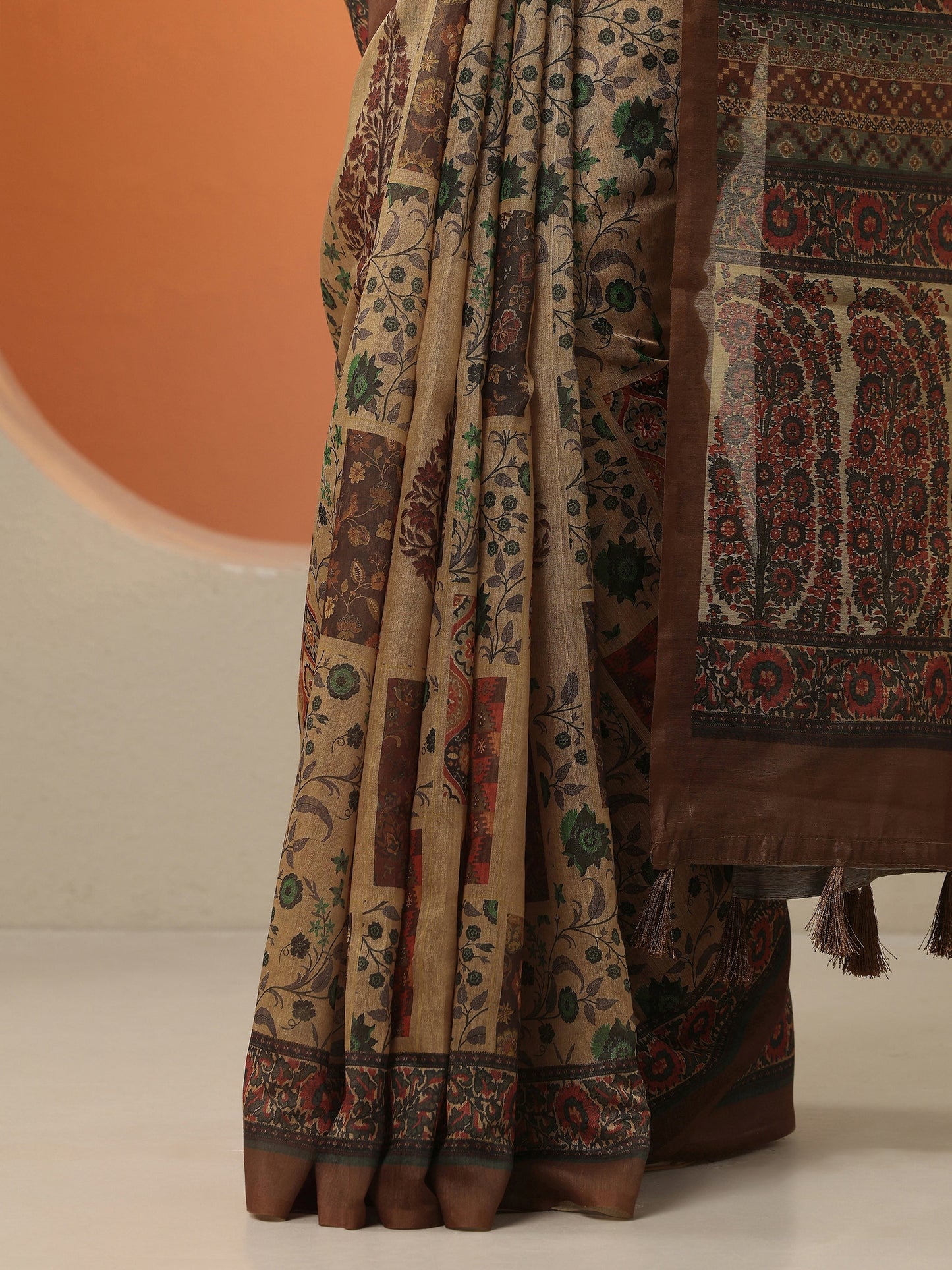 Brown Printed Silk Blend Saree With Unstitched Blouse Piece