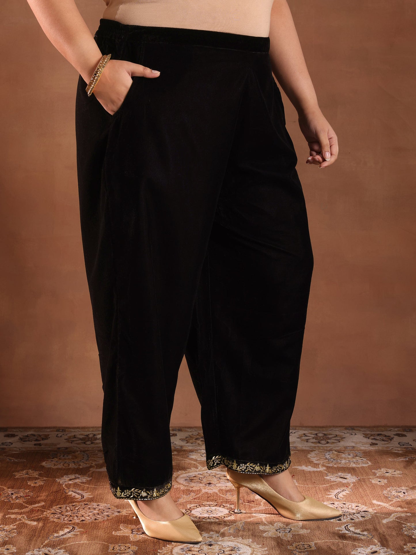 Plus Size Black Solid Velvet Straight Suit Set With Dupatta