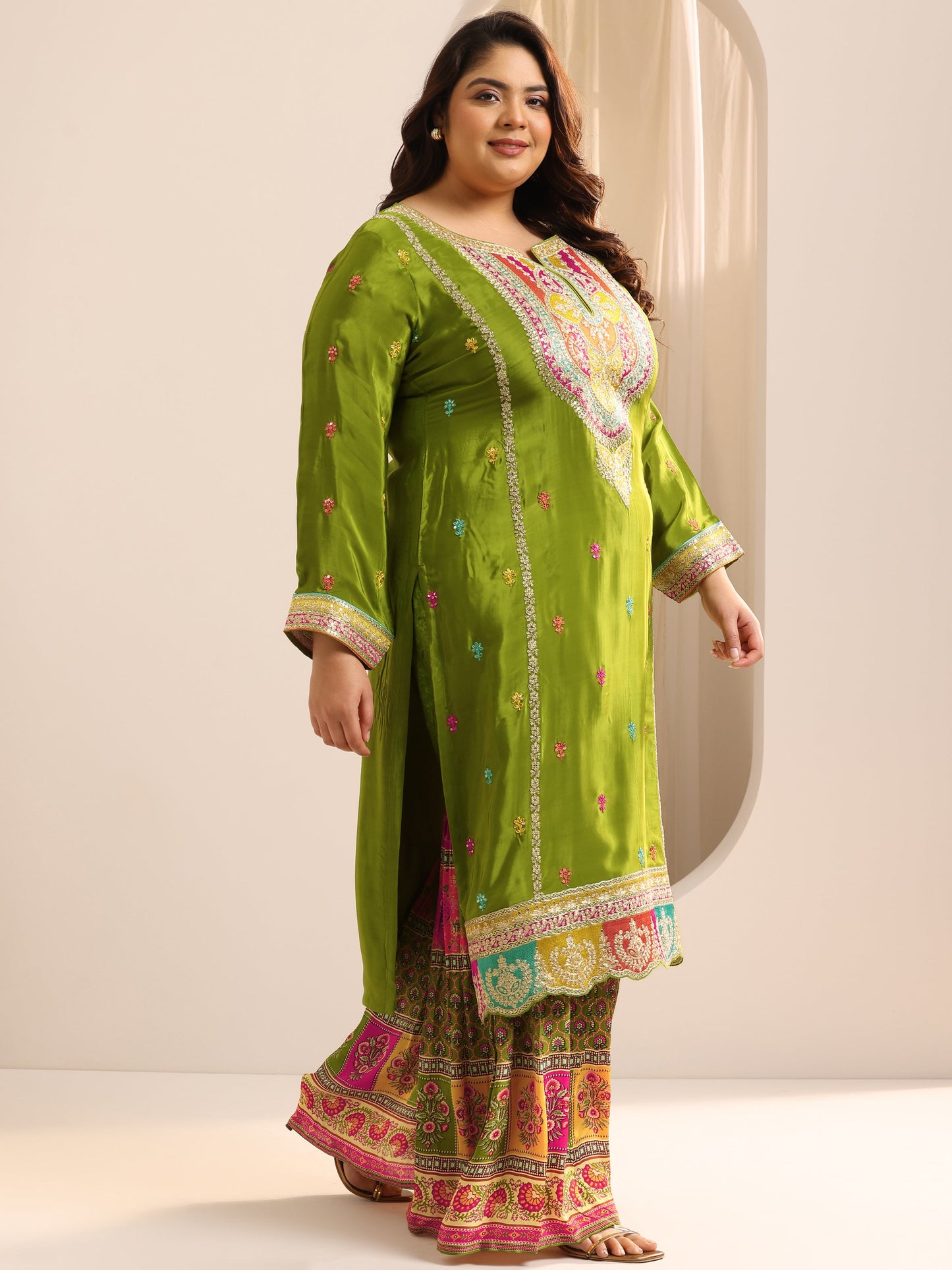 Plus Size Green Embroidered Silk Blend Straight Suit Set With Dupatta