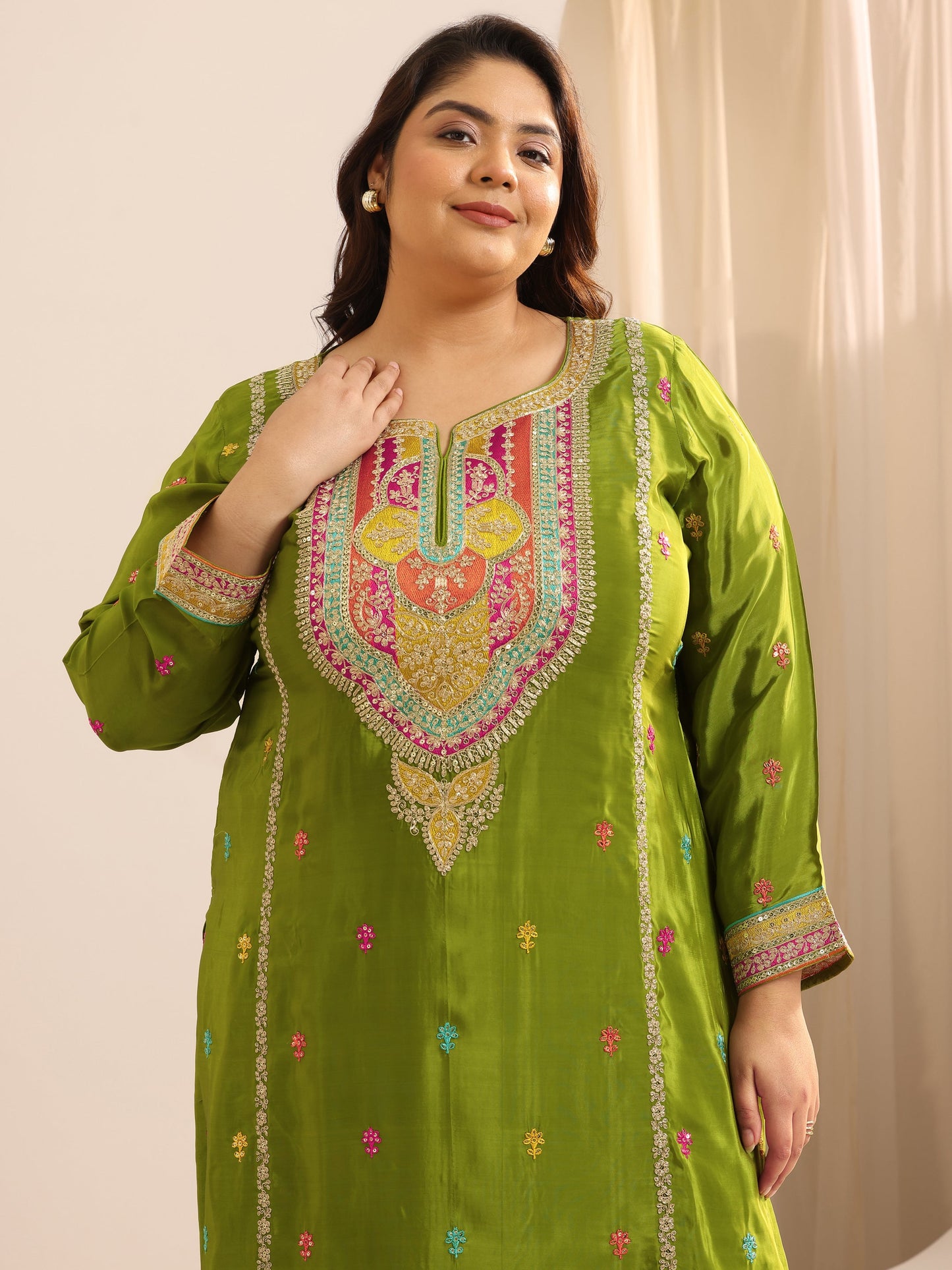 Plus Size Green Embroidered Silk Blend Straight Suit Set With Dupatta