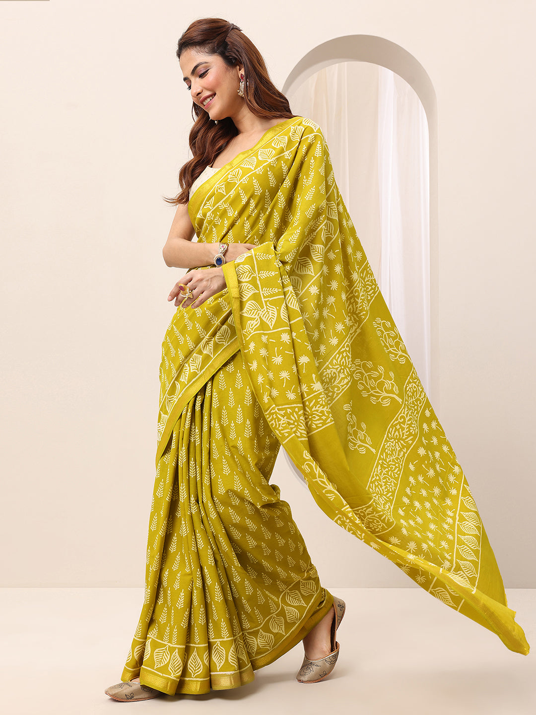 Lime Green Printed Cotton Saree With Unstitched Blouse