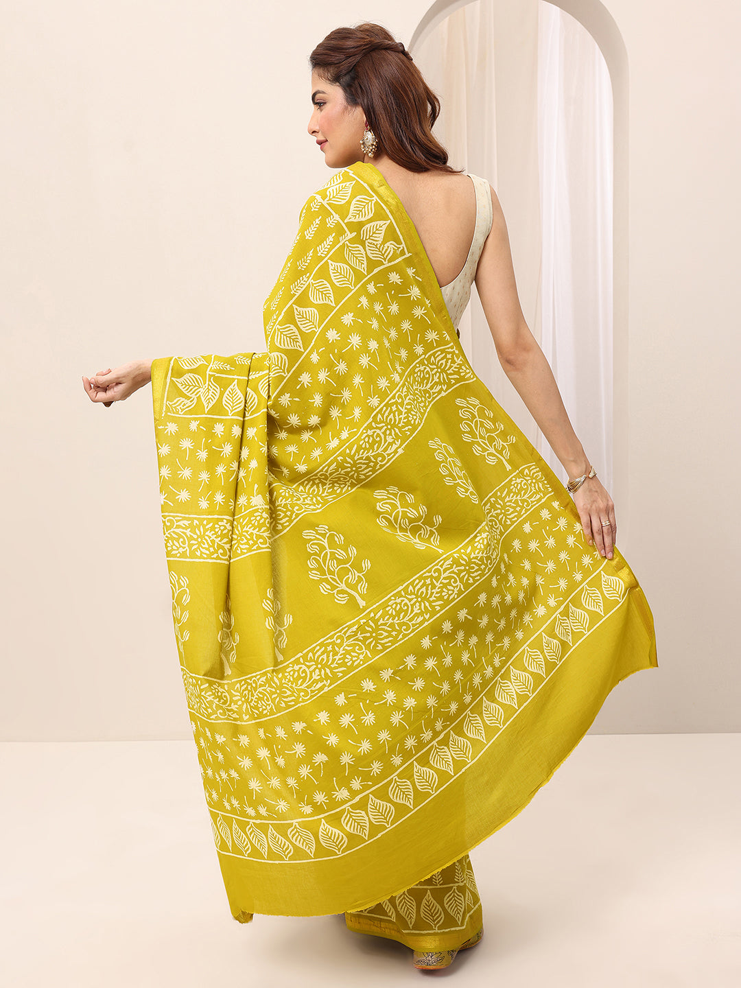 Lime Green Printed Cotton Saree With Unstitched Blouse