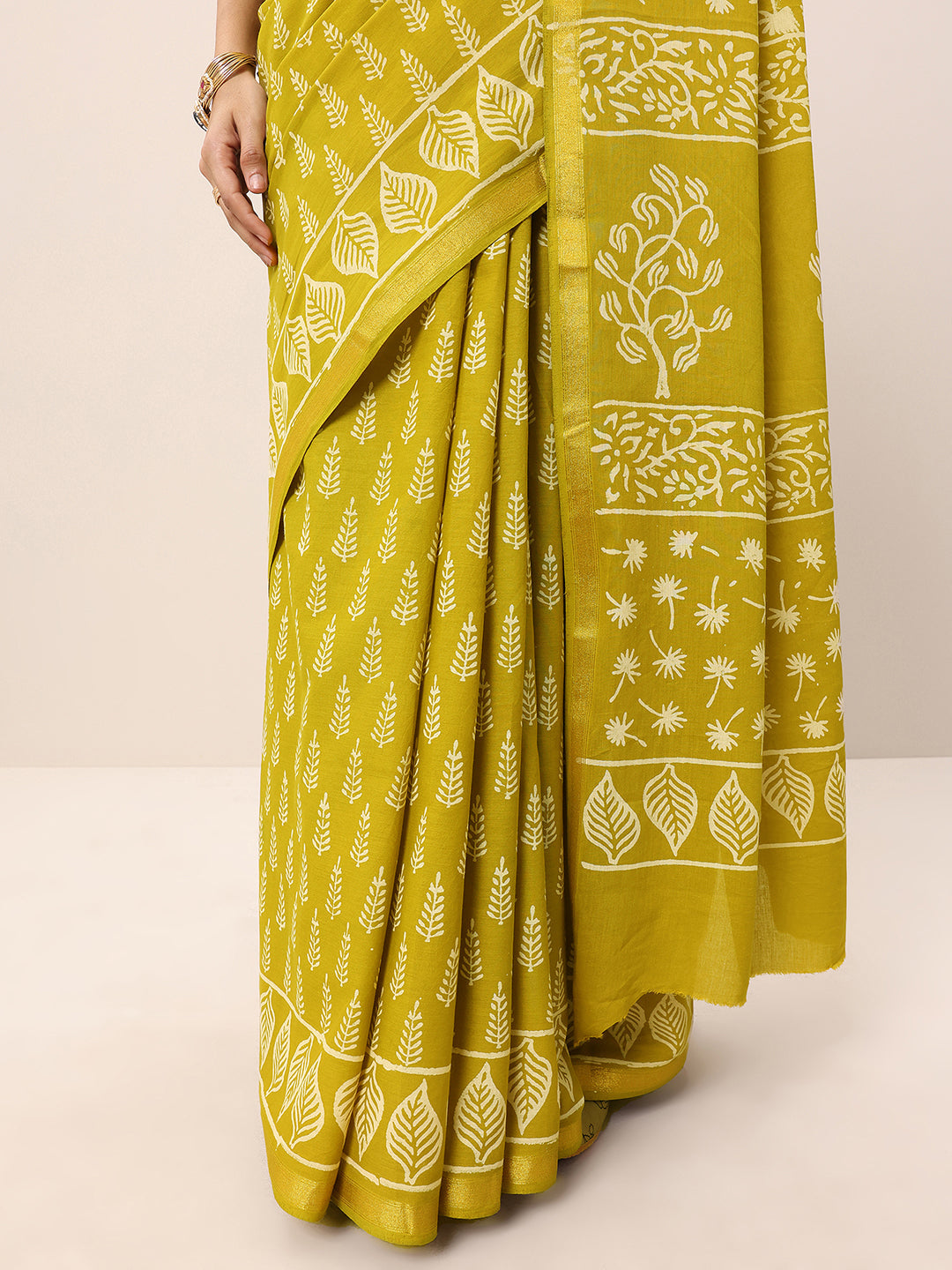 Lime Green Printed Cotton Saree With Unstitched Blouse