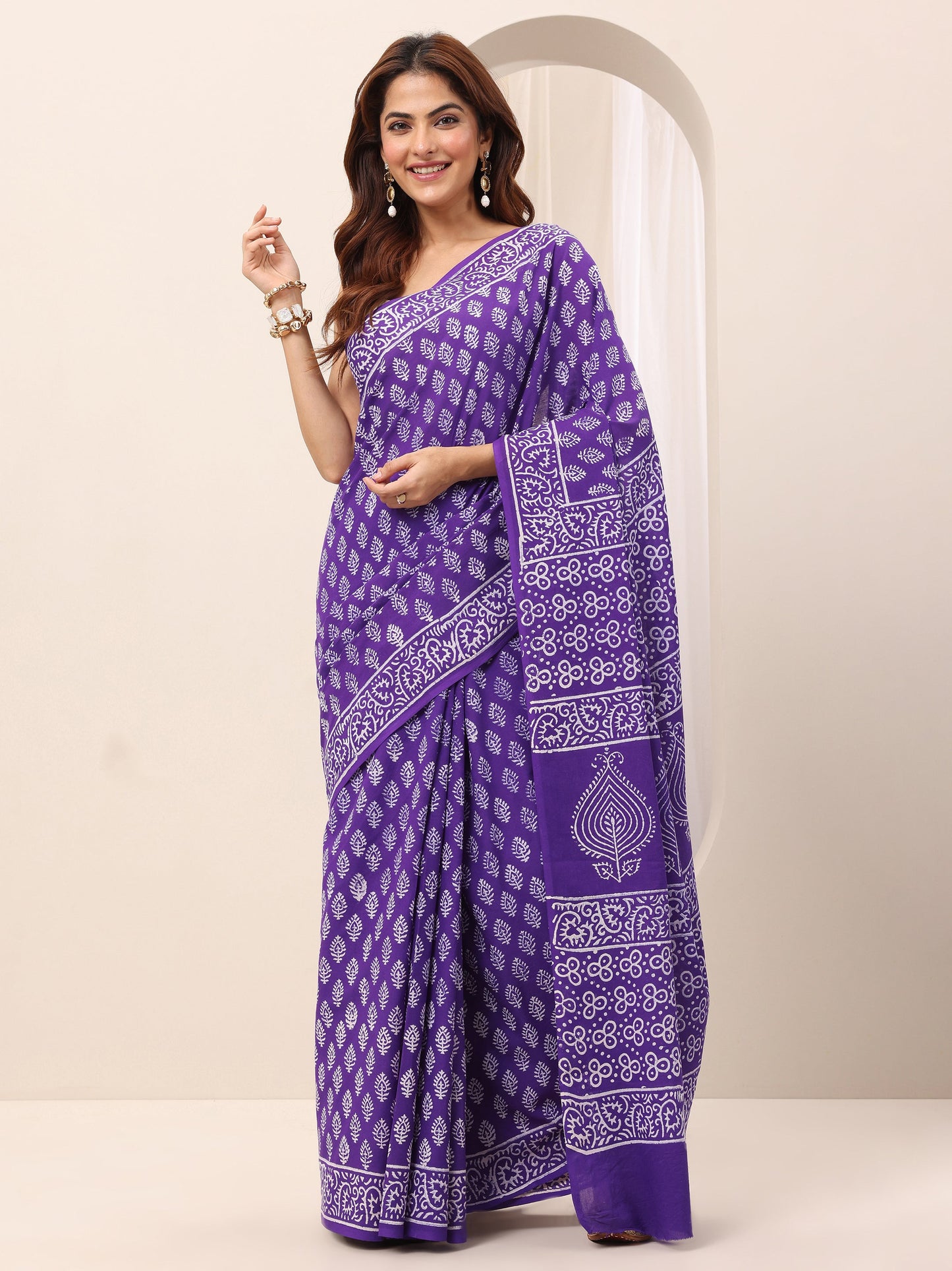 Purple Printed Cotton Saree With Unstitched Blouse