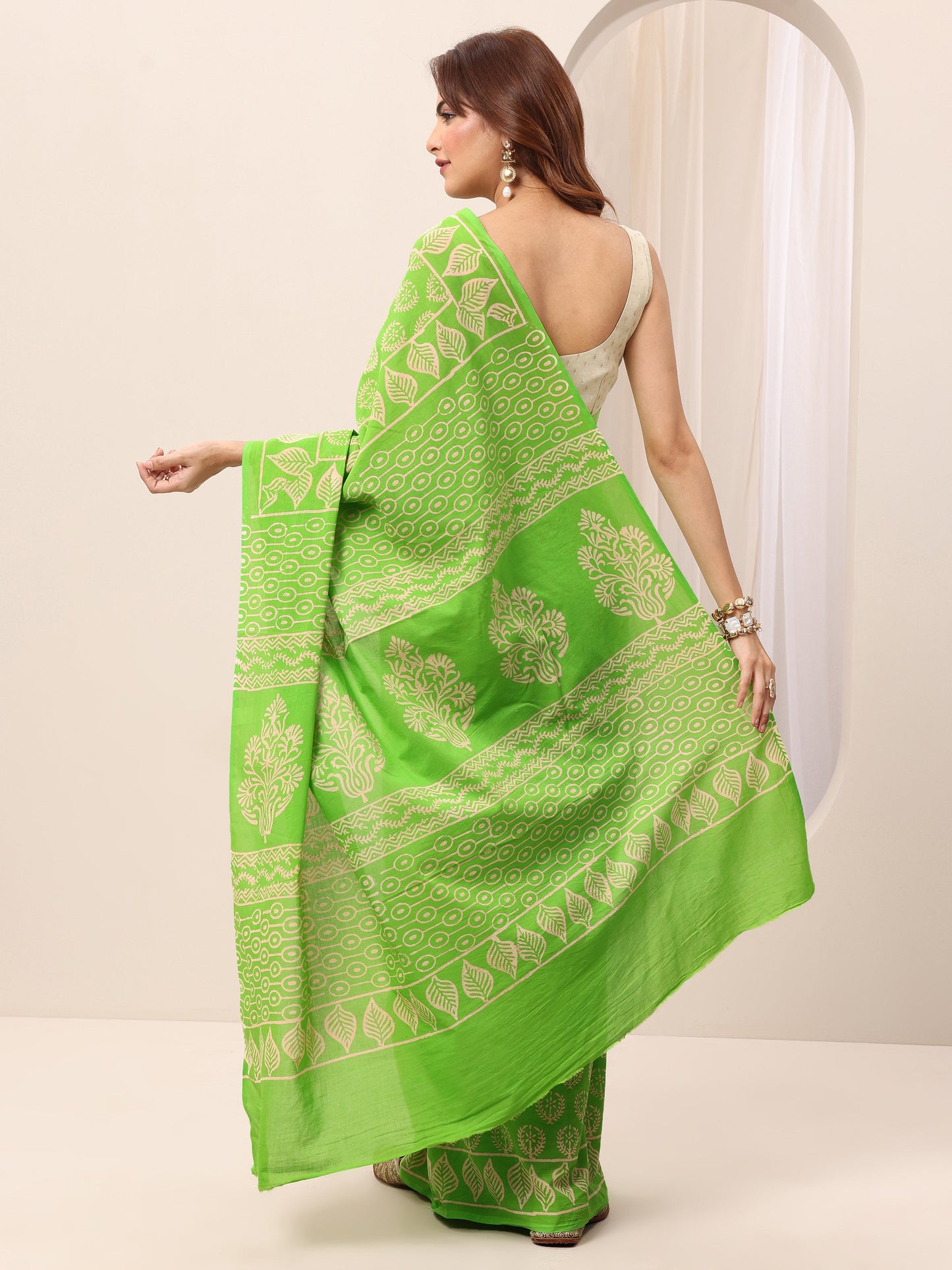 Light Green Printed Cotton Saree With Unstitched Blouse