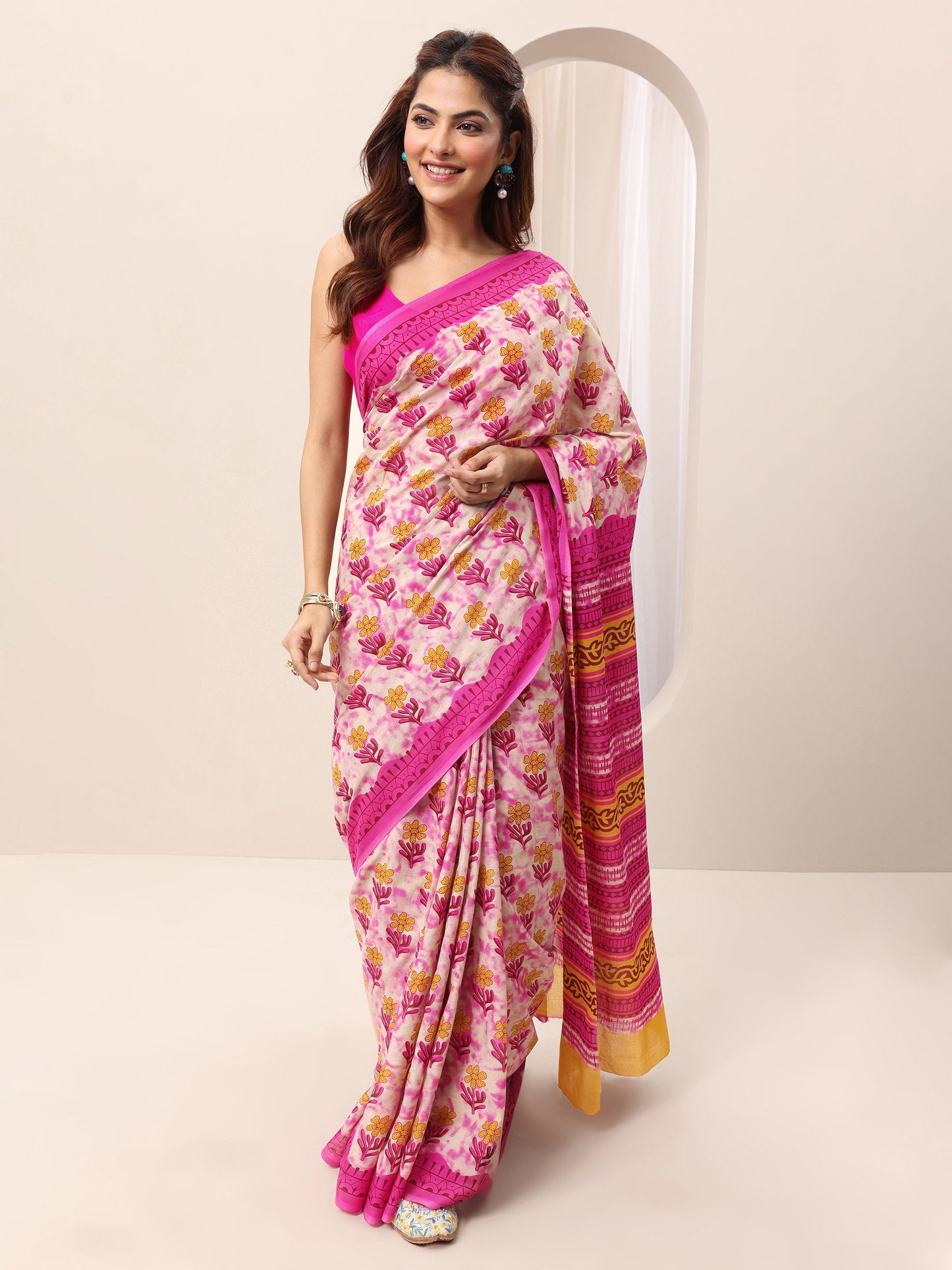 Pink Printed Cotton Saree With Unstitched Blouse