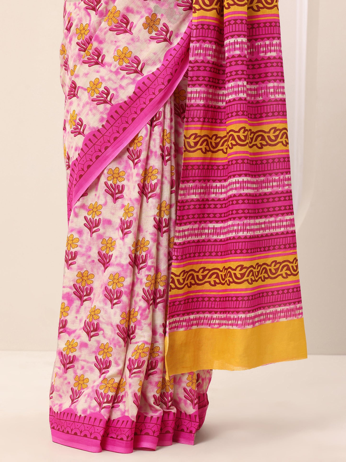 Pink Printed Cotton Saree With Unstitched Blouse