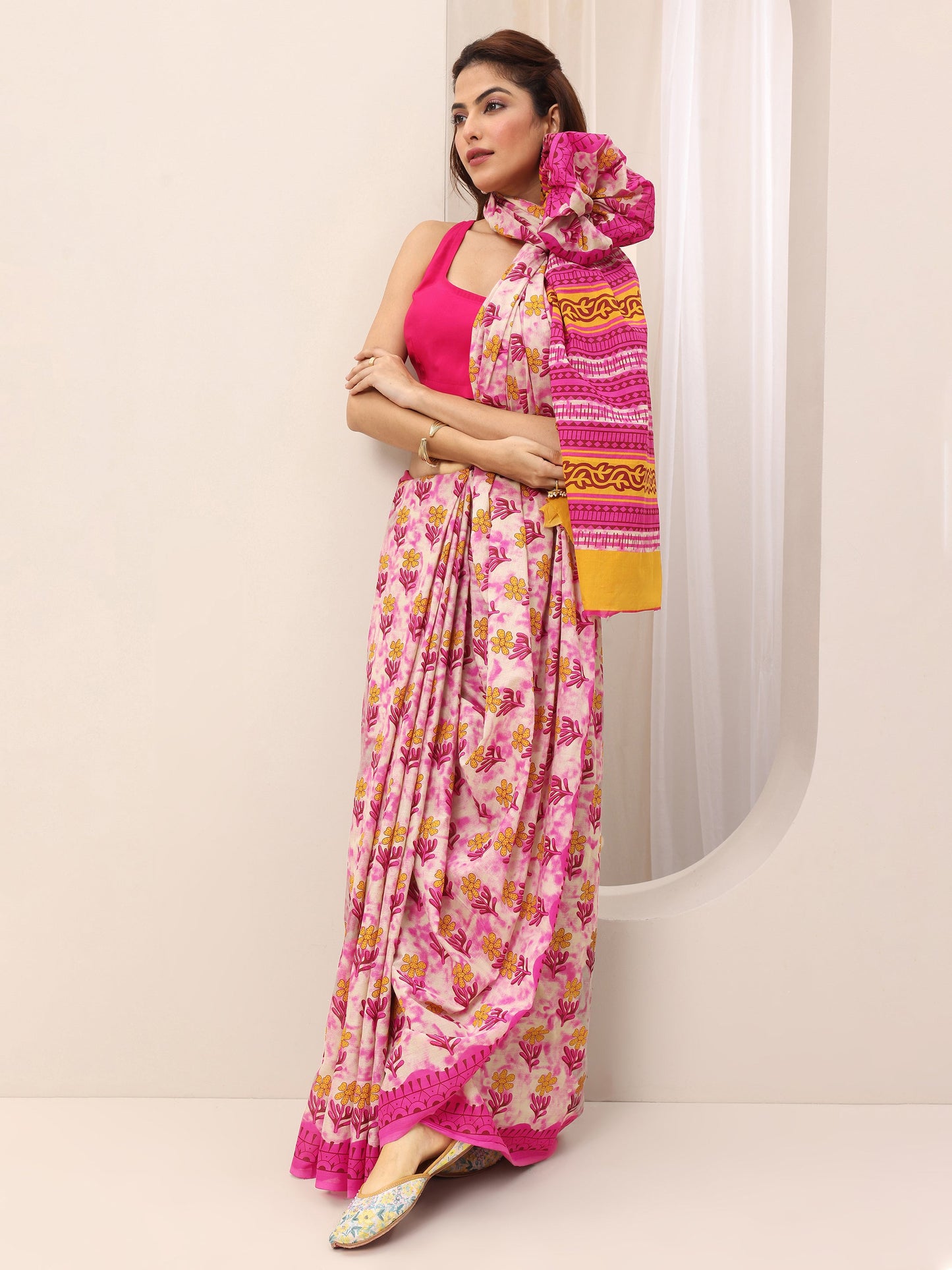 Pink Printed Cotton Saree With Unstitched Blouse