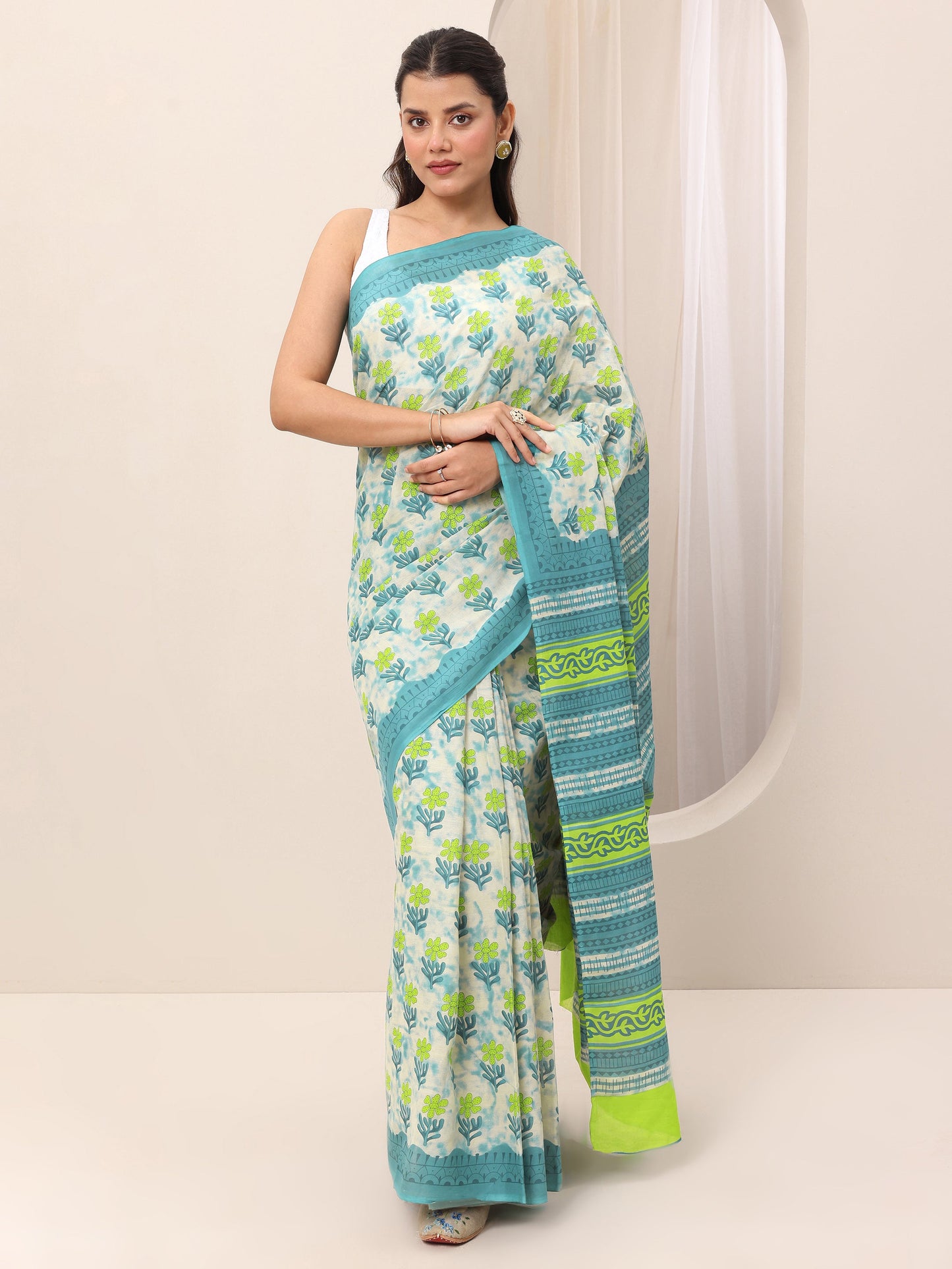 Teal Printed Cotton Saree With Unstitched Blouse