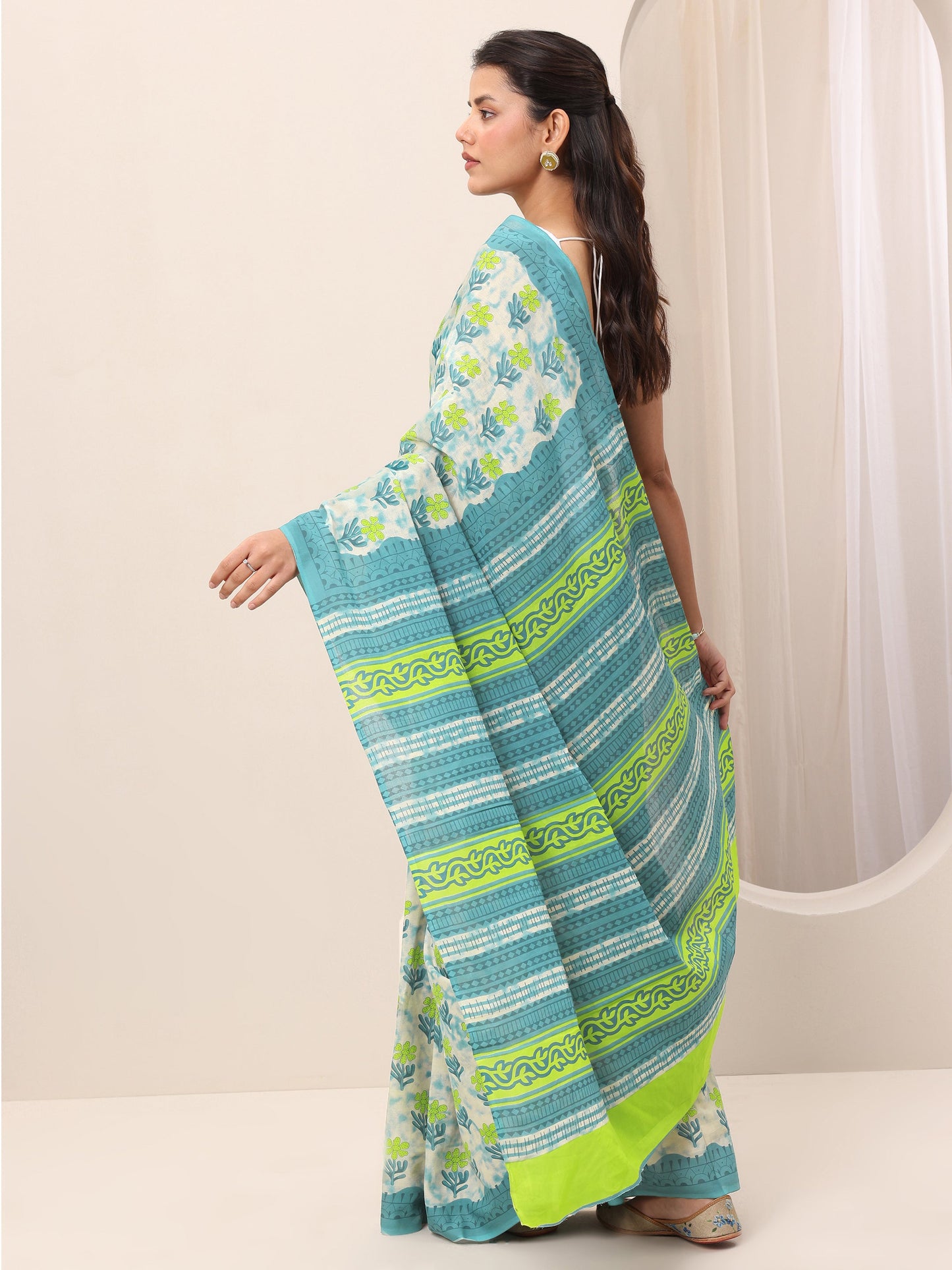 Teal Printed Cotton Saree With Unstitched Blouse