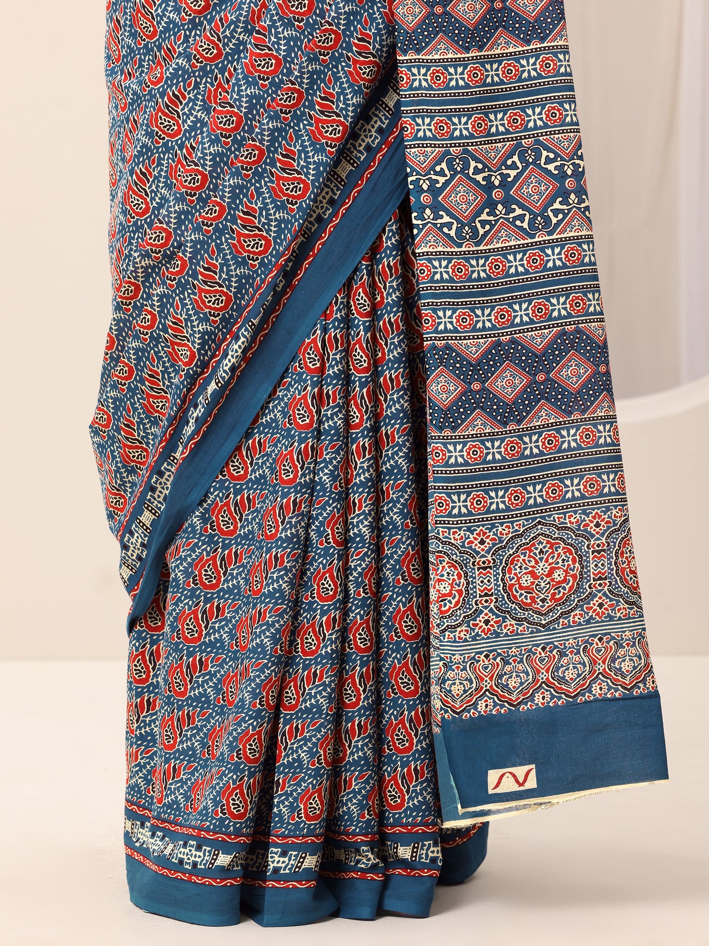 Blue Printed Cotton Saree With Unstitched Blouse