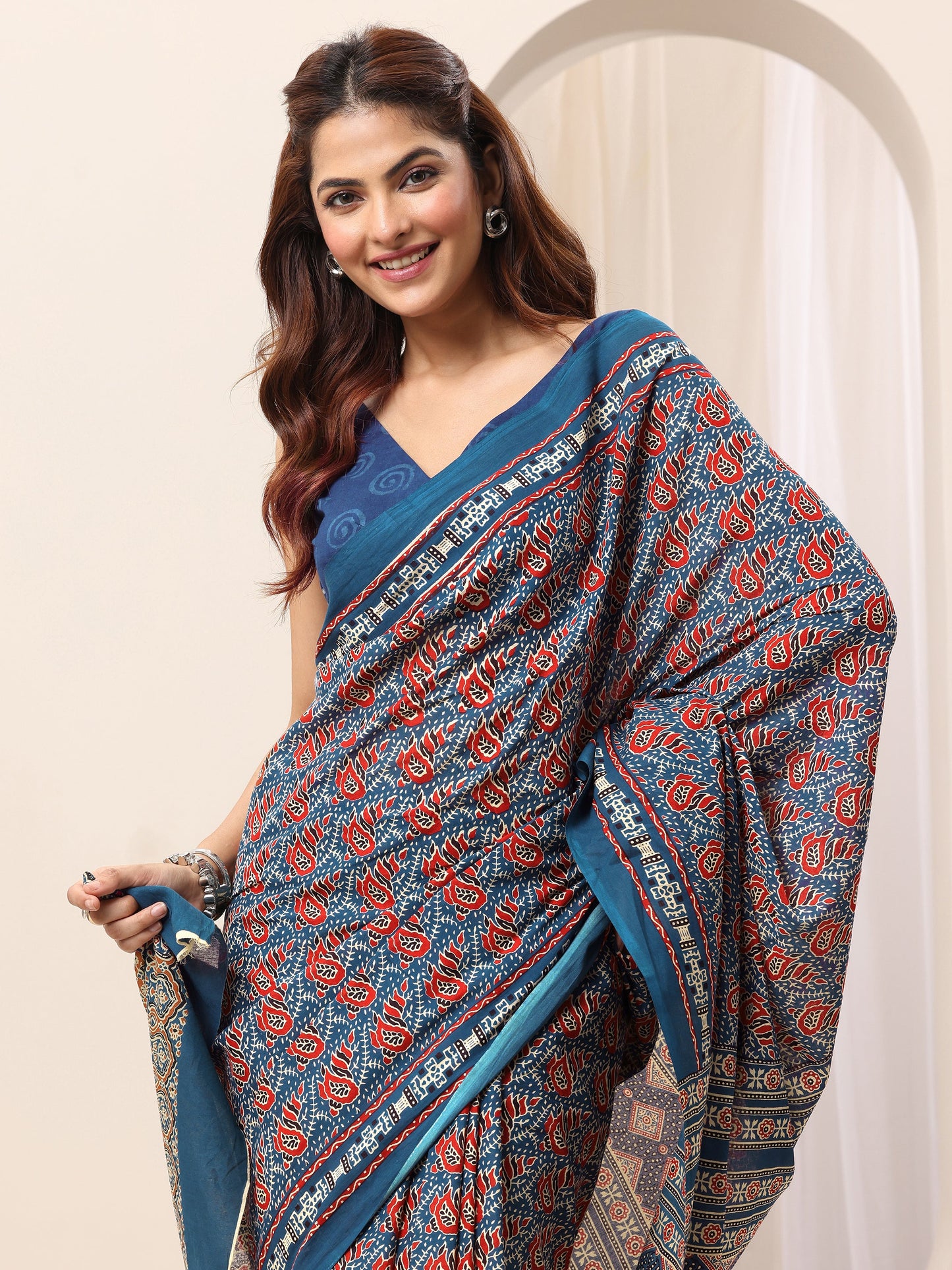 Blue Printed Cotton Saree With Unstitched Blouse